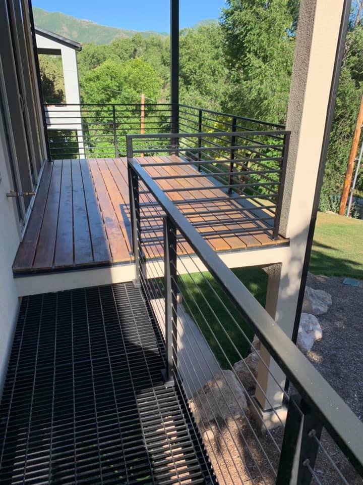 Deck, railing .jpeg