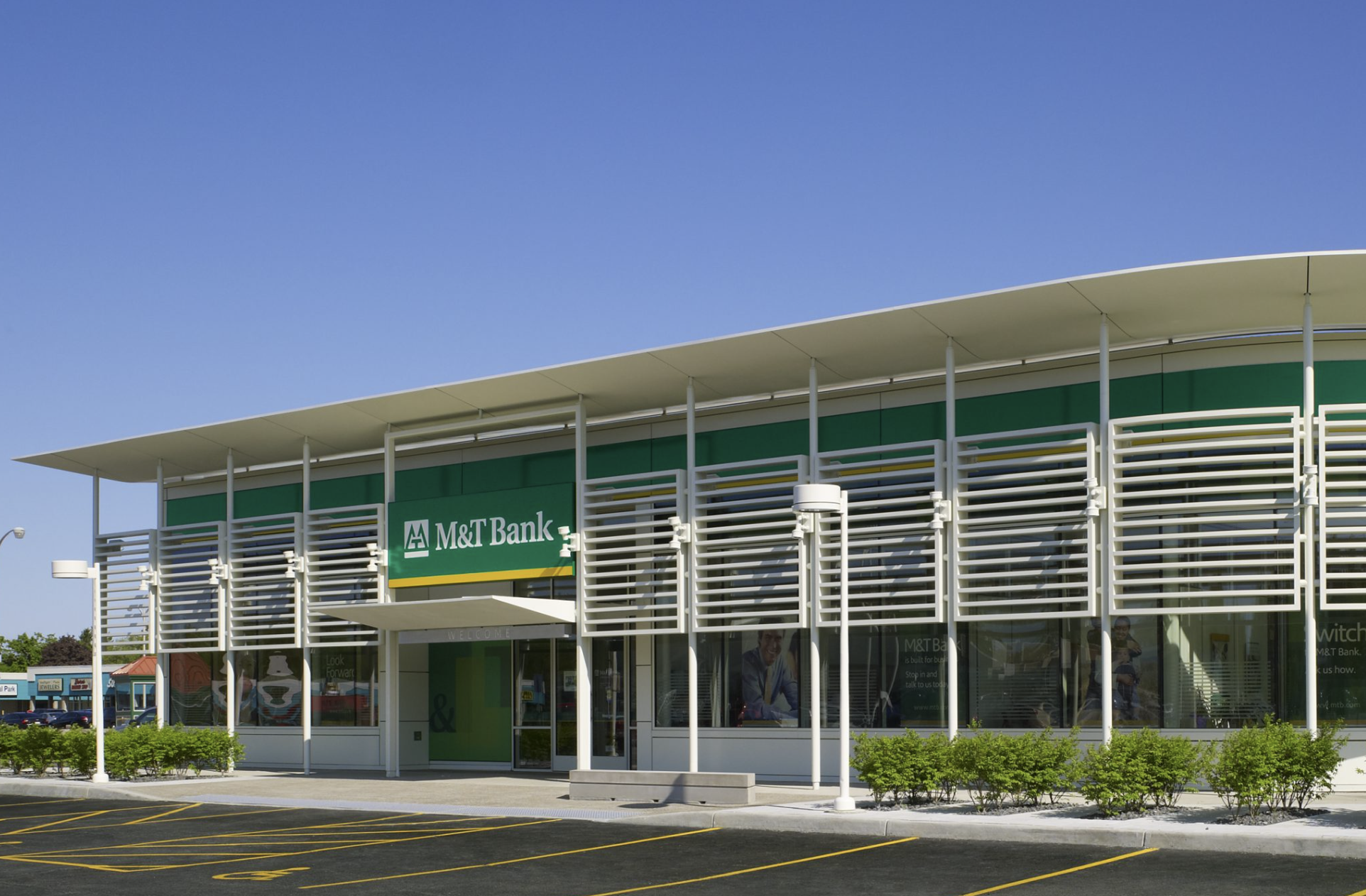 M andT_West Seneca NY_Savarino Companies_D.png