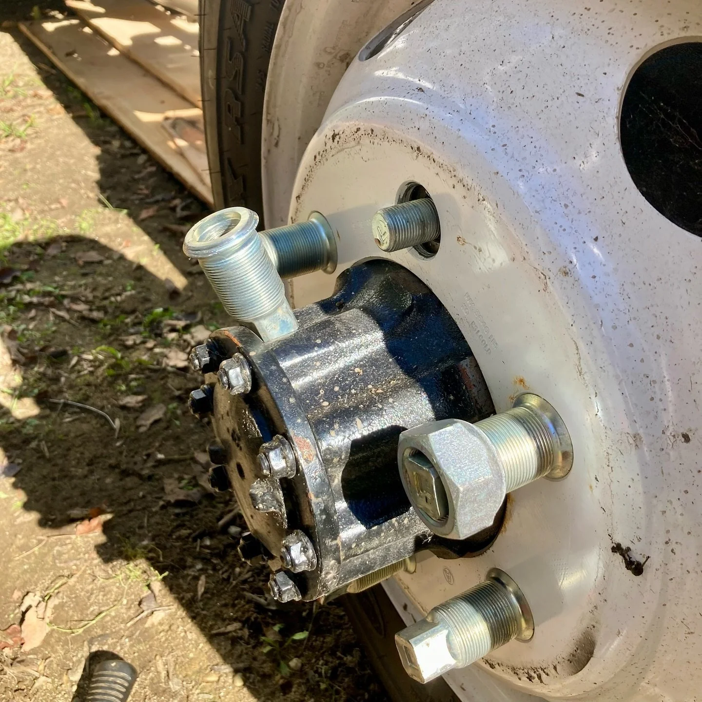 Friendly reminder for all the Isuzu NPR and Chevy LCF owners out there!
The factory lug nuts on your truck are stamped with an &ldquo;R&rdquo; or &ldquo;L&rdquo; to indicate the thread direction. 🙌 I&rsquo;ll admit, I&rsquo;ve always struggled with 