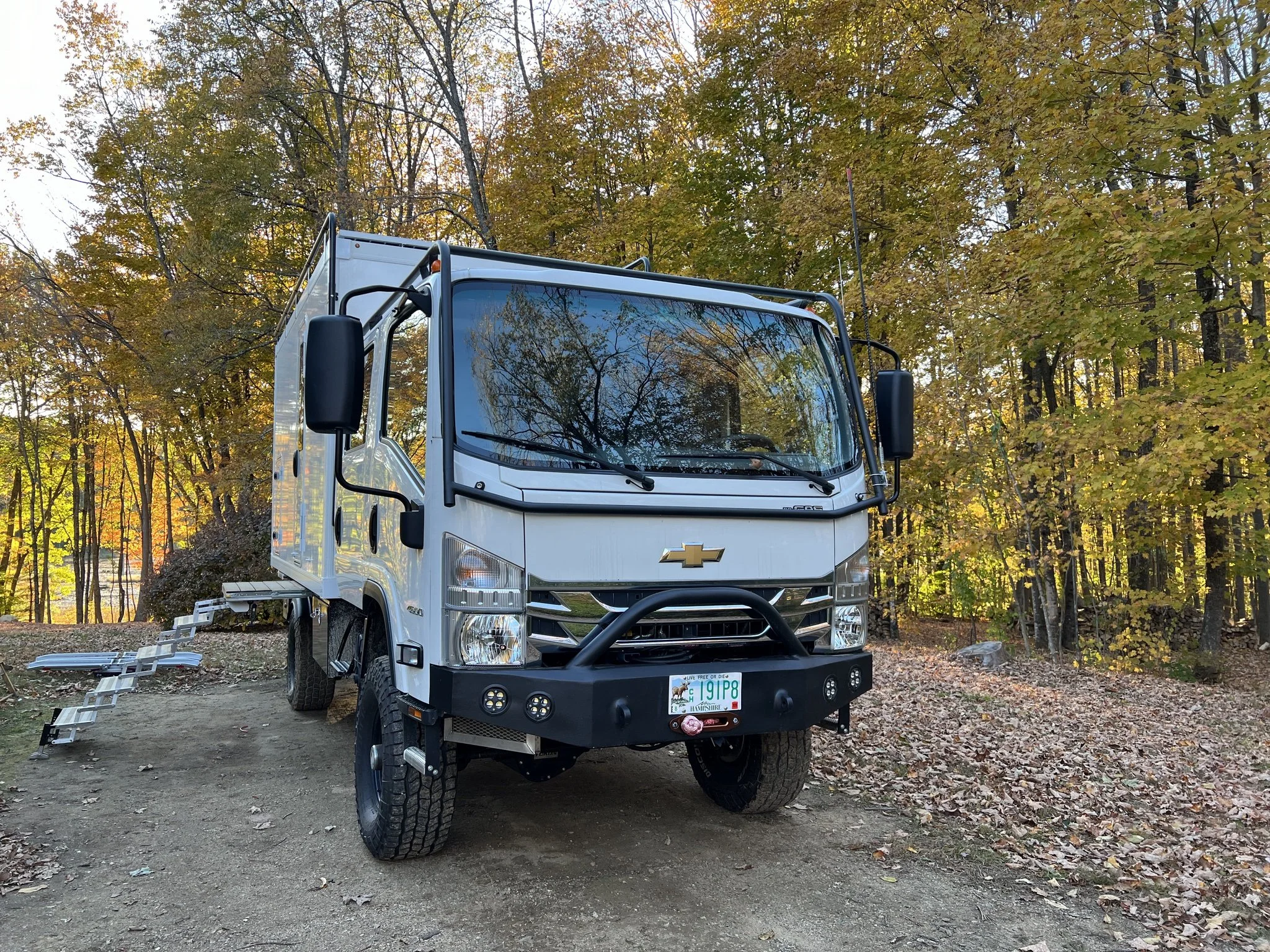 Custom Aluminum Bumpers for expedition Trucks: Lightweight, Low-Profile Design with Winch &amp; Light Integration