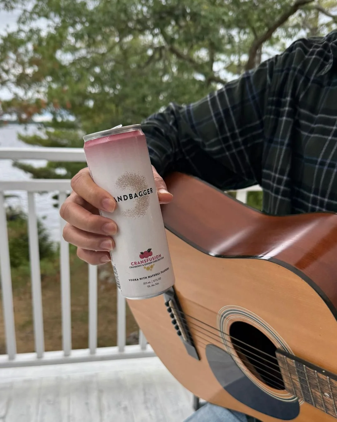 Cransfusion in hand, let this moment ~linger~ on 🍂🍁

there's just something about crisp cranberry and hints of ginger that's unbeatable in the fall. check out the link in our bio to find cans of Cransfusion near you 📍