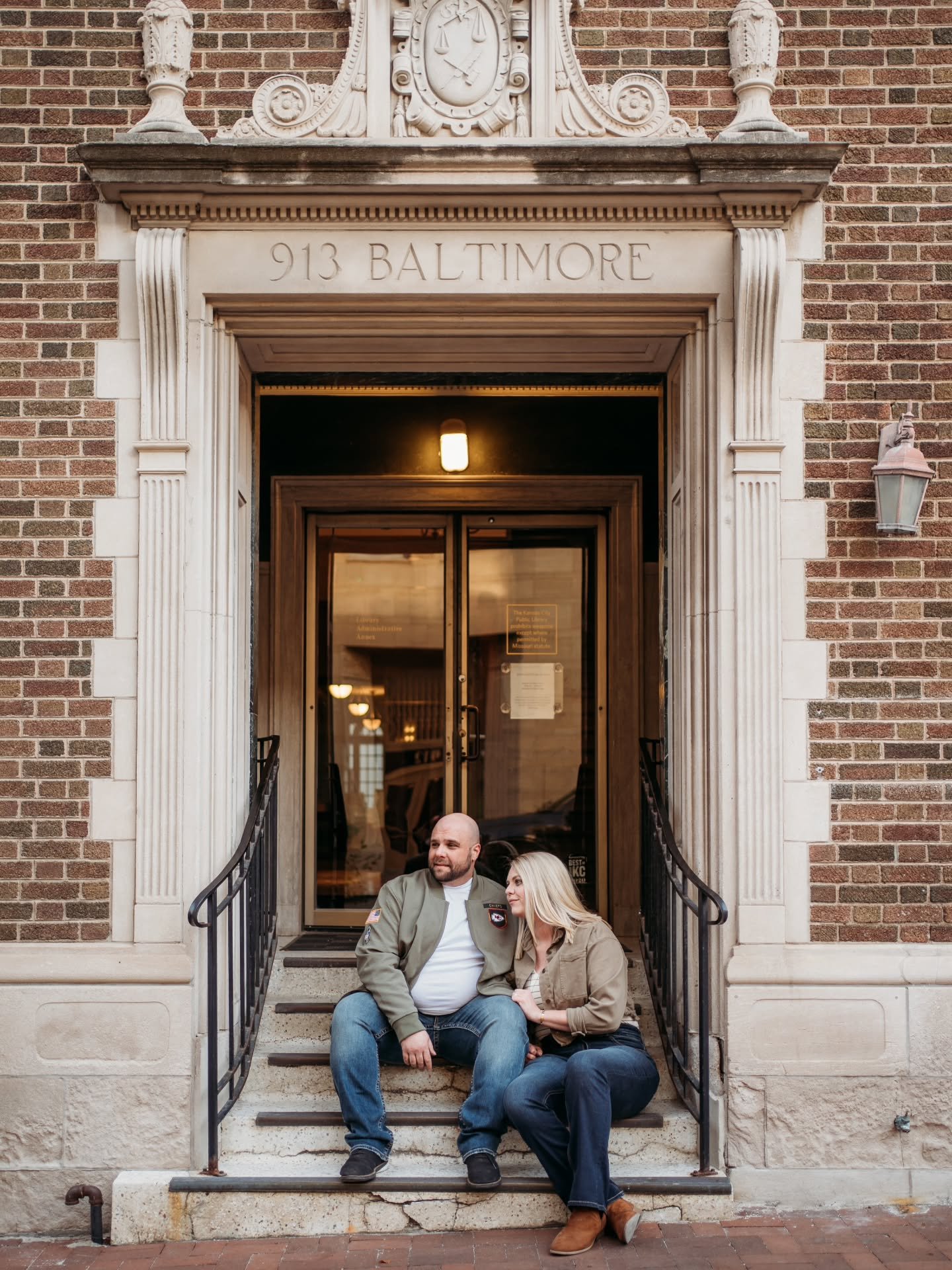 I&rsquo;m not going to lie&hellip; we were freezing during this session 😂

Of course we chose a super cold day for their engagement photos.
But Mackenzie &amp; James made it look effortless.
That&rsquo;s what I love about engagement sessions in down
