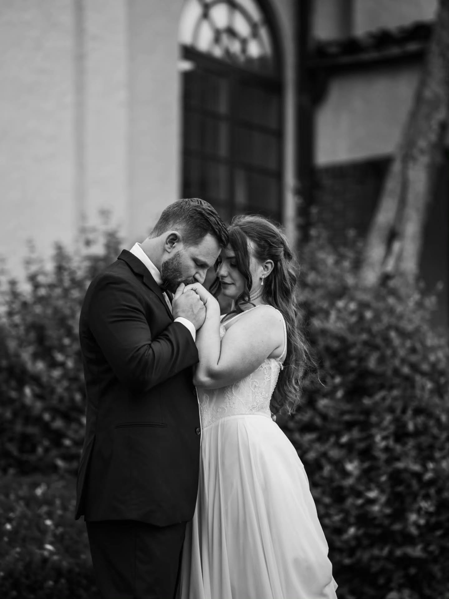 Sneaking in a few favorites from Casey &amp; Ryan's wedding day 🤍
Getting ready with just their closest people, couples portraits at The Nelson Atkins Museum and a whole lot of genuine joy in between. This one was a good day.
Gallery coming soon, yo