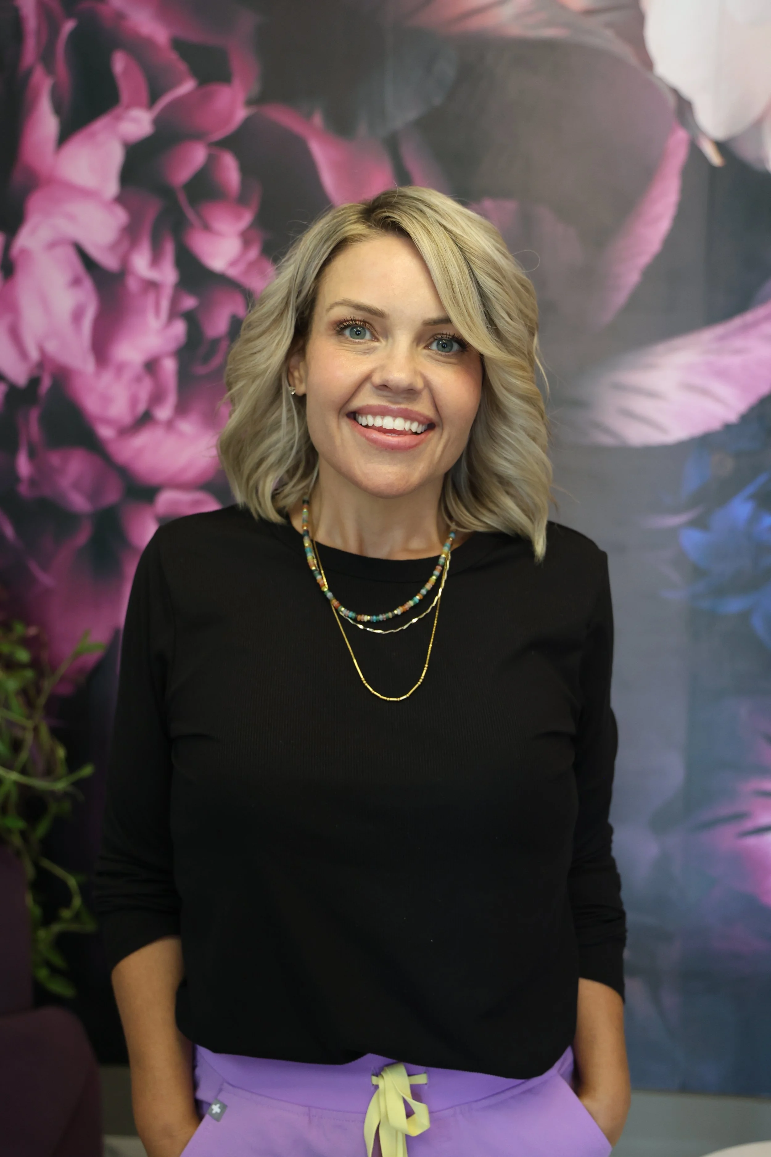 Alicia Moore
Advanced Esthetician, Esthetics Instructor, Skincare Specialist & Laser Technician at SuperBloom Aesthetics + Wellness