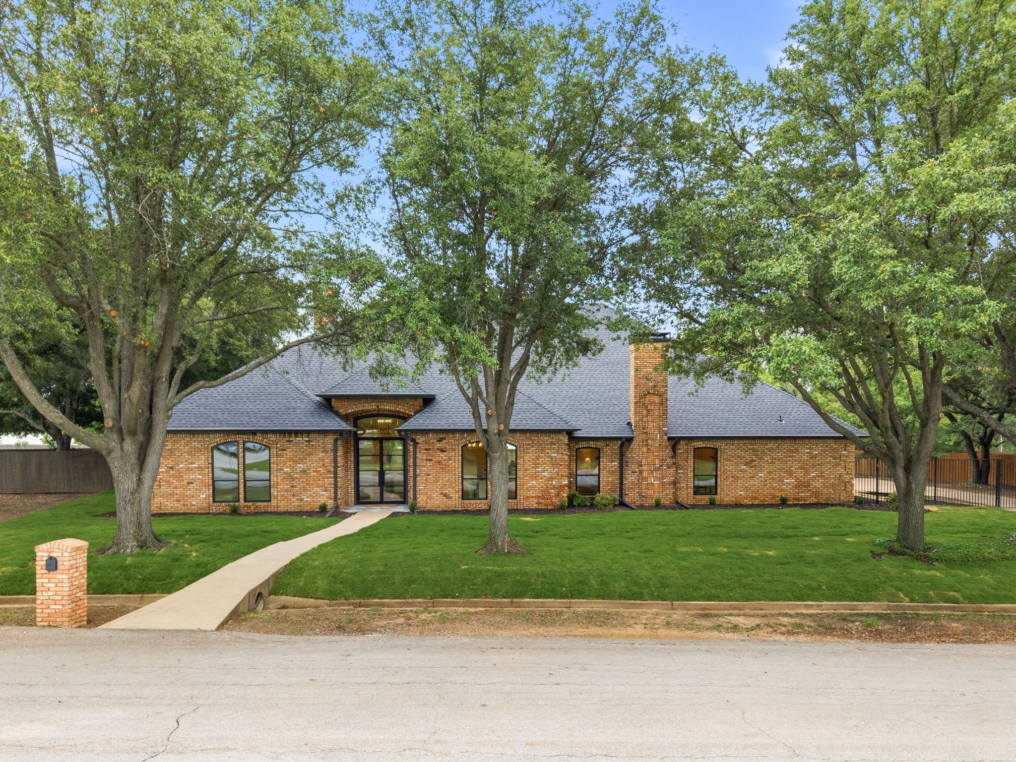 1920 Pearson Crossing-5.jpg