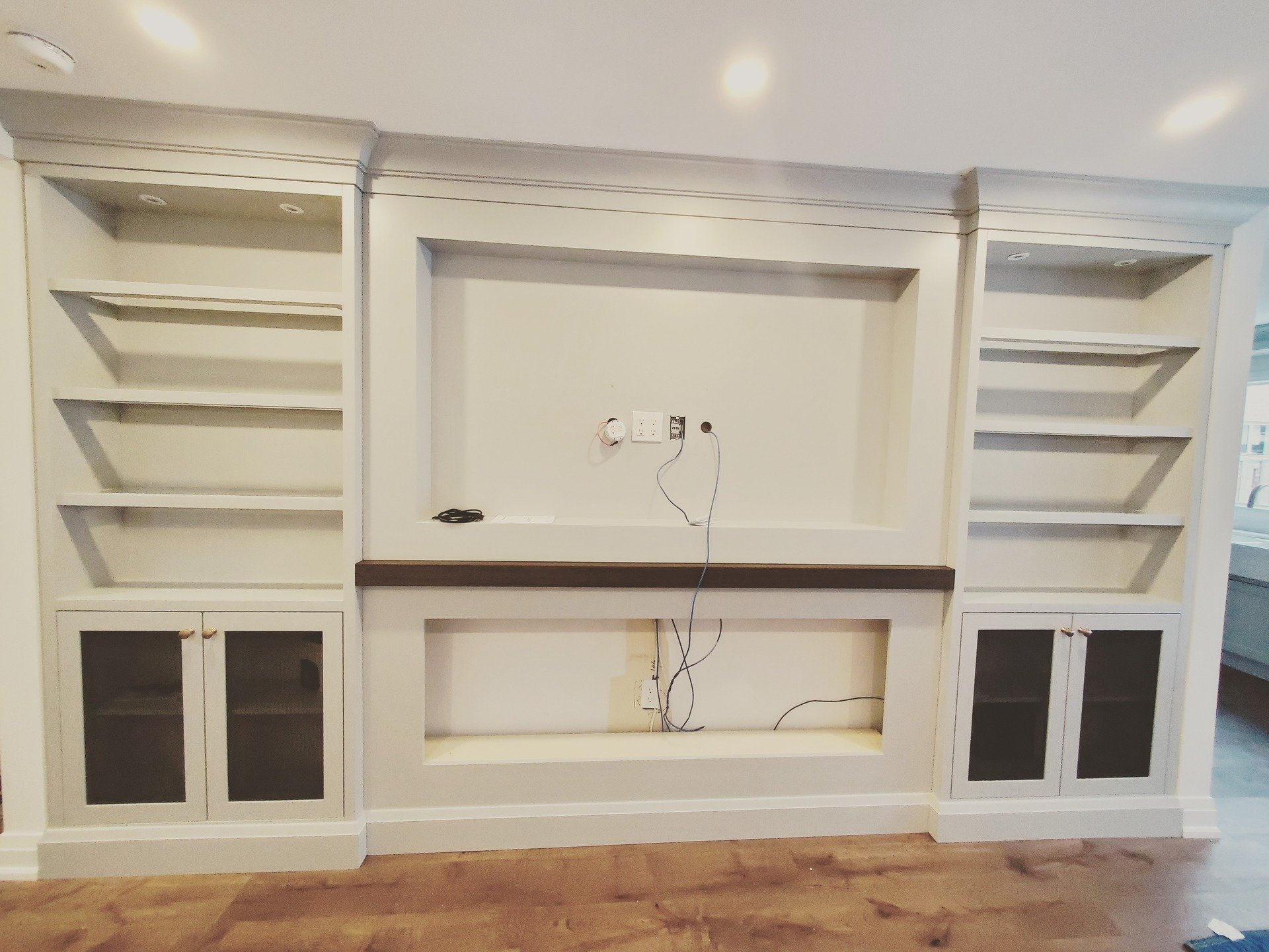 Guess what goes in this unit❓
Discover our custom-designed wall units, expertly crafted to meet your specific needs.
Enhance every space with our stylish and practical designs that seamlessly blend functionality with elegance.
🛑Stop into our sho