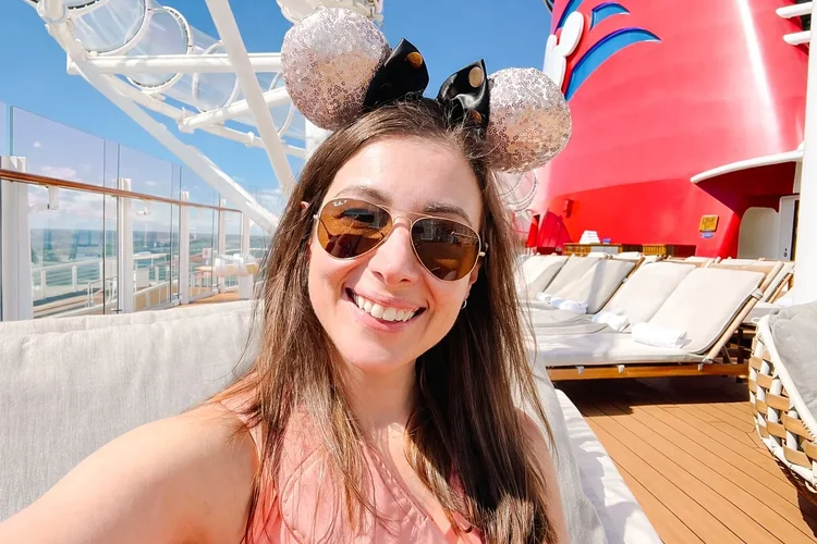 Amber, Magic Travel Studio agent