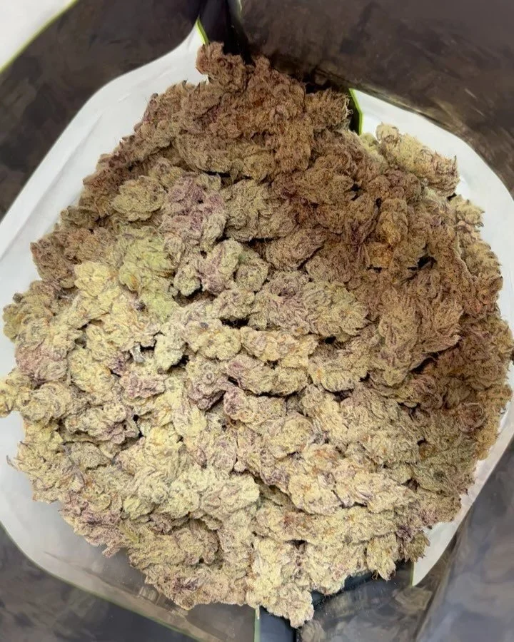 Will be starting a new series of videos called PACK VISION for each harvest so you can check out the bags. Here is our current lineup after our 2nd harvest! 🤩🤩🤩

1. Tricho Jordan 🏀👅
2. Platinum Lemon Cherry Gelato 🍒🍧 
3. Cold Creek Kush (aka C