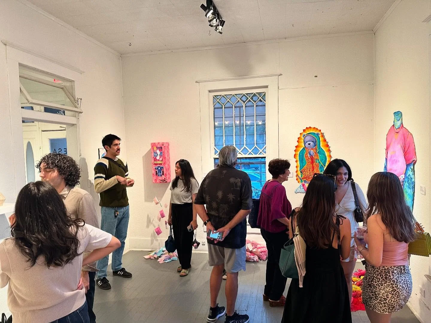 Some more photos from the reception of &ldquo;Only Dust Knows What&rsquo;s Left Behind&rdquo; at the @presahousegallery !

📸 by @lozanofineart and @chicco_perry

#art #texasart #contemporaryart #installation #sculpture #painting #artshow #rgvart #br
