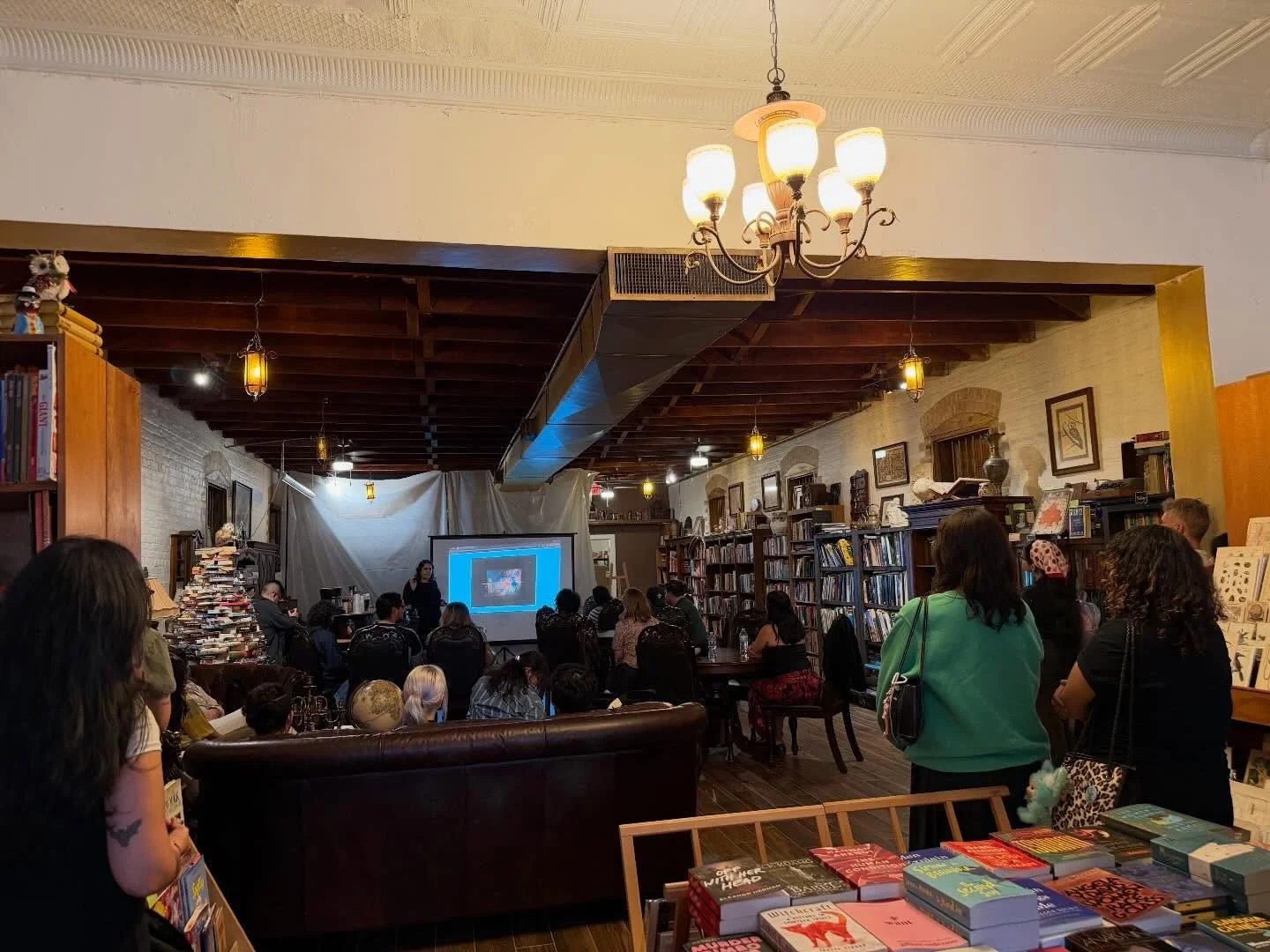 Thank you to everyone who joined us for our artist talks at @buhobtx the other day!

It was amazing to learn about the art practices of Citlali, Dana, Walker and Michel and to see the conversation that spun out from it at the end. 

Thank you!

#art 