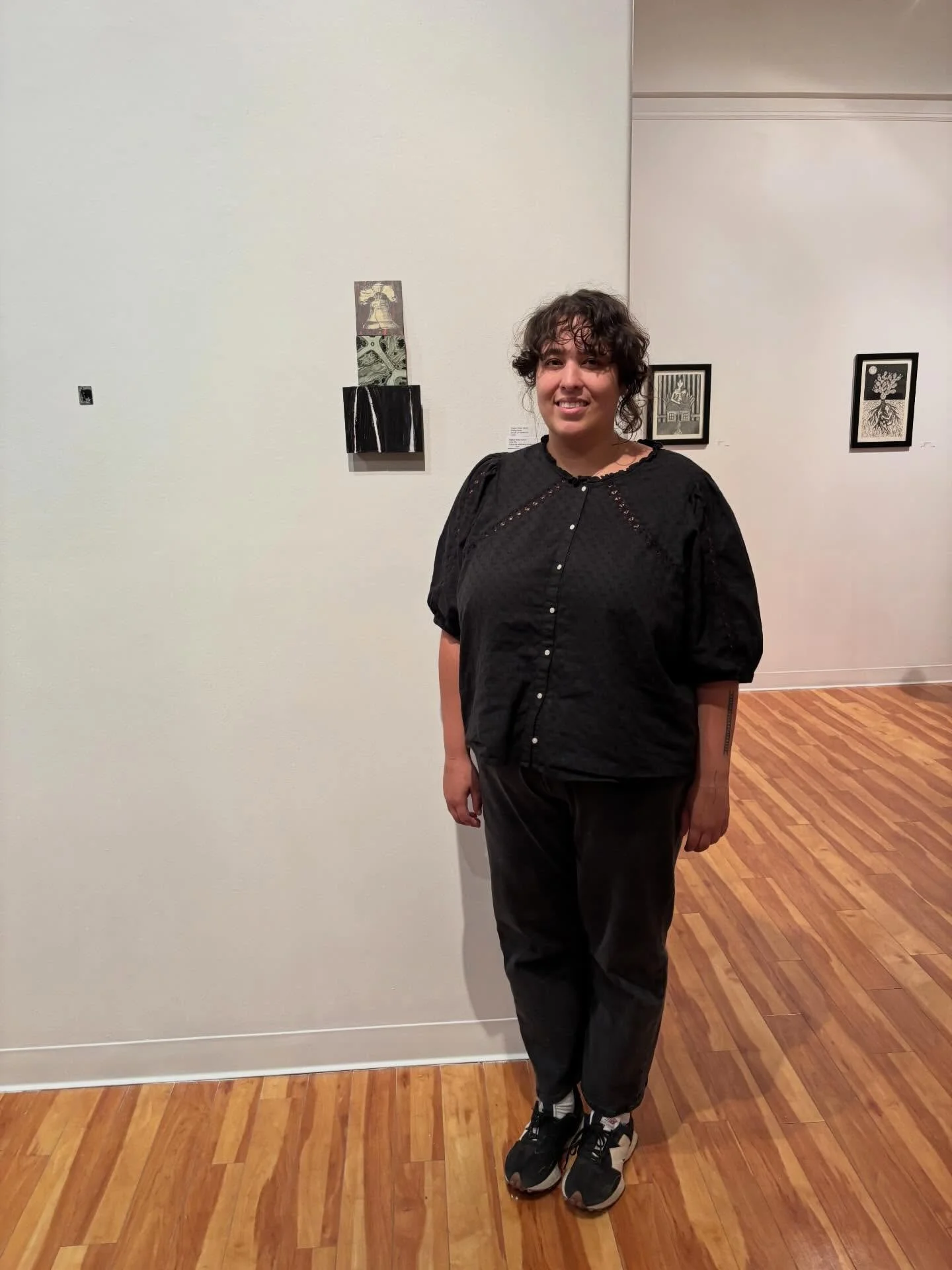 Walker Walls Tarver (@nftg0ddess ) was working on new paintings while a resident fellow for the Flower Shop!

#art #painting #contemporarypaintings #rgv #brownsville