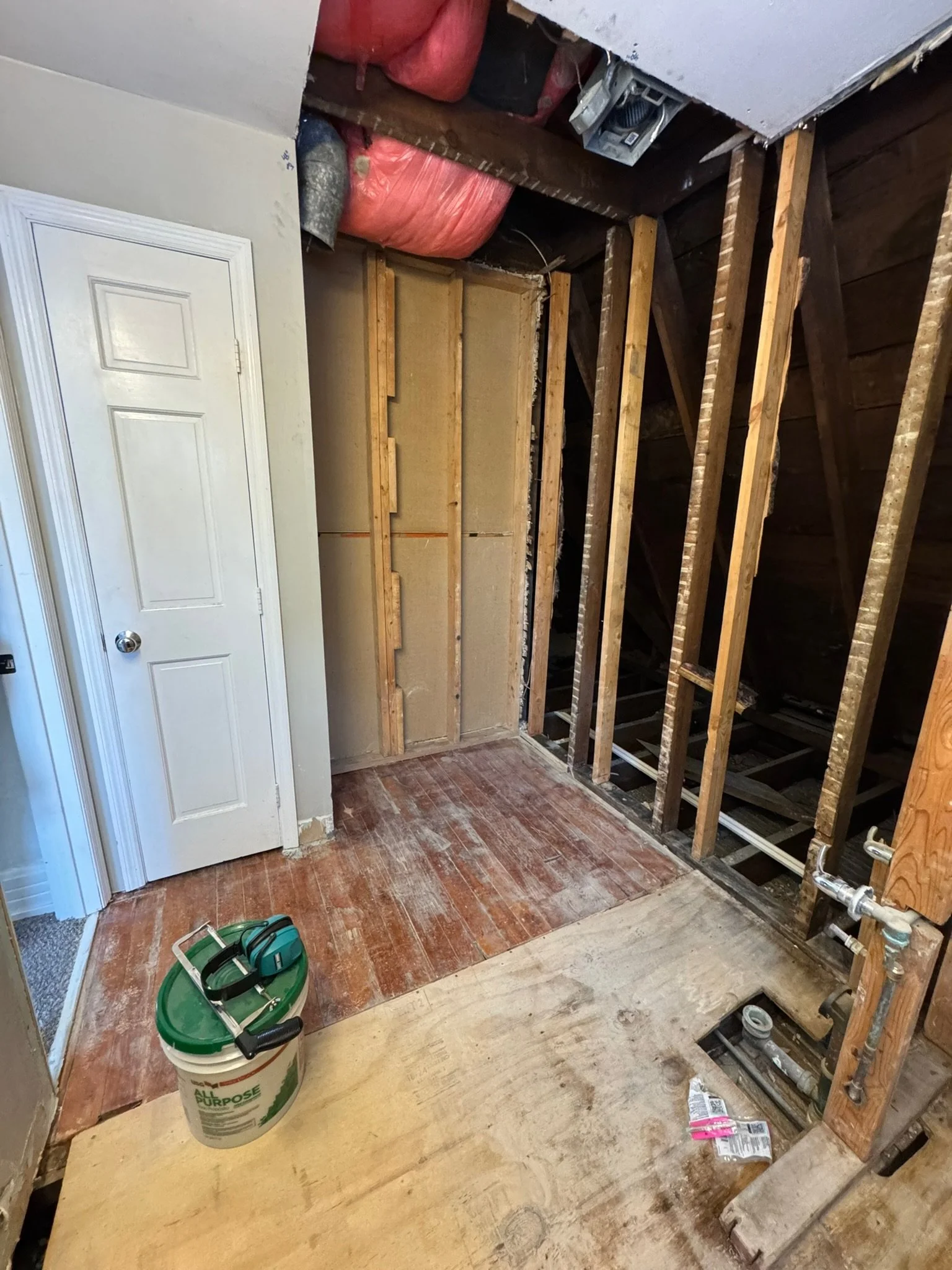 CinCity Remodeling: Wyoming Bathroom Before and After Photo 2