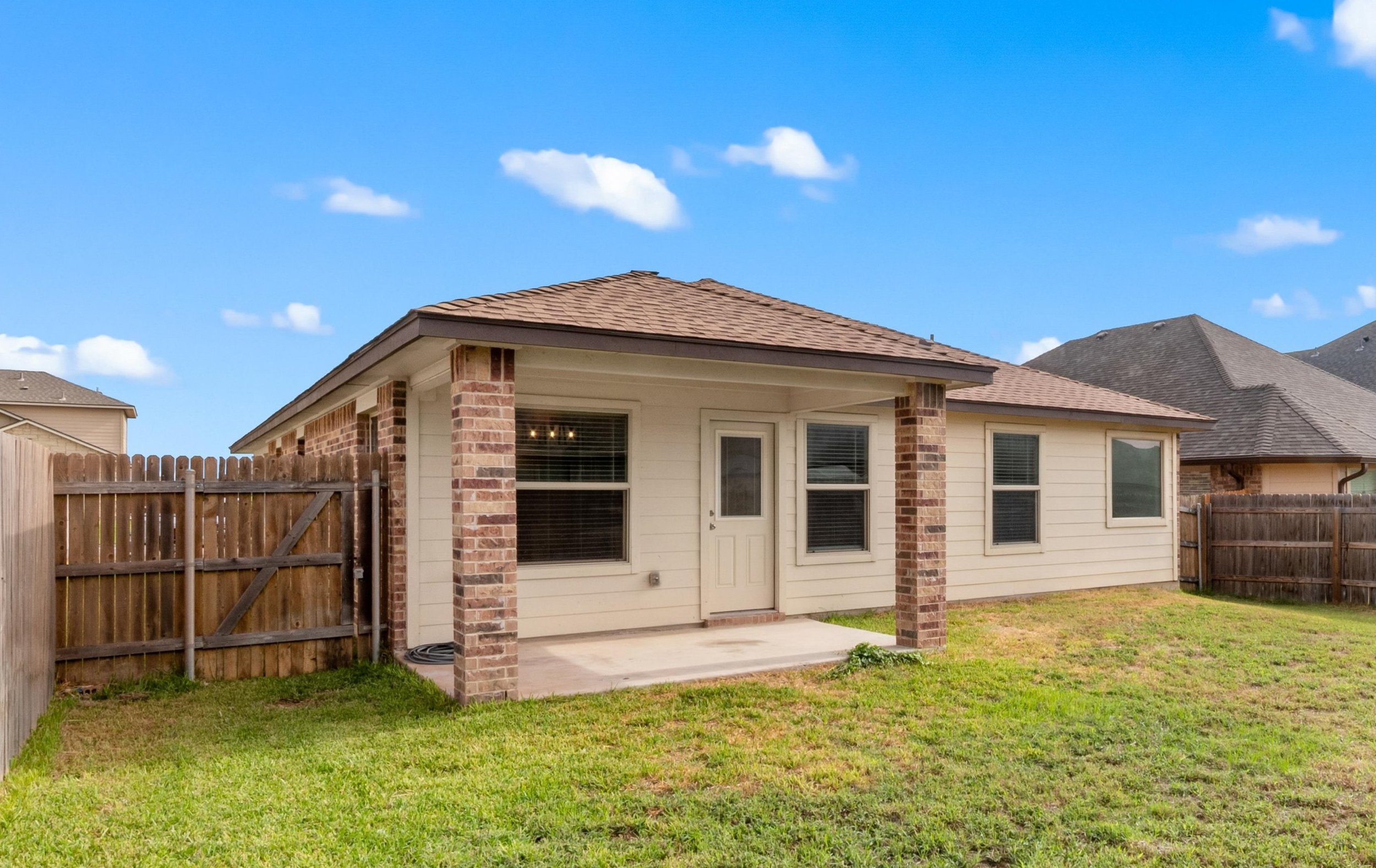 37-37-Back Yard.jpg