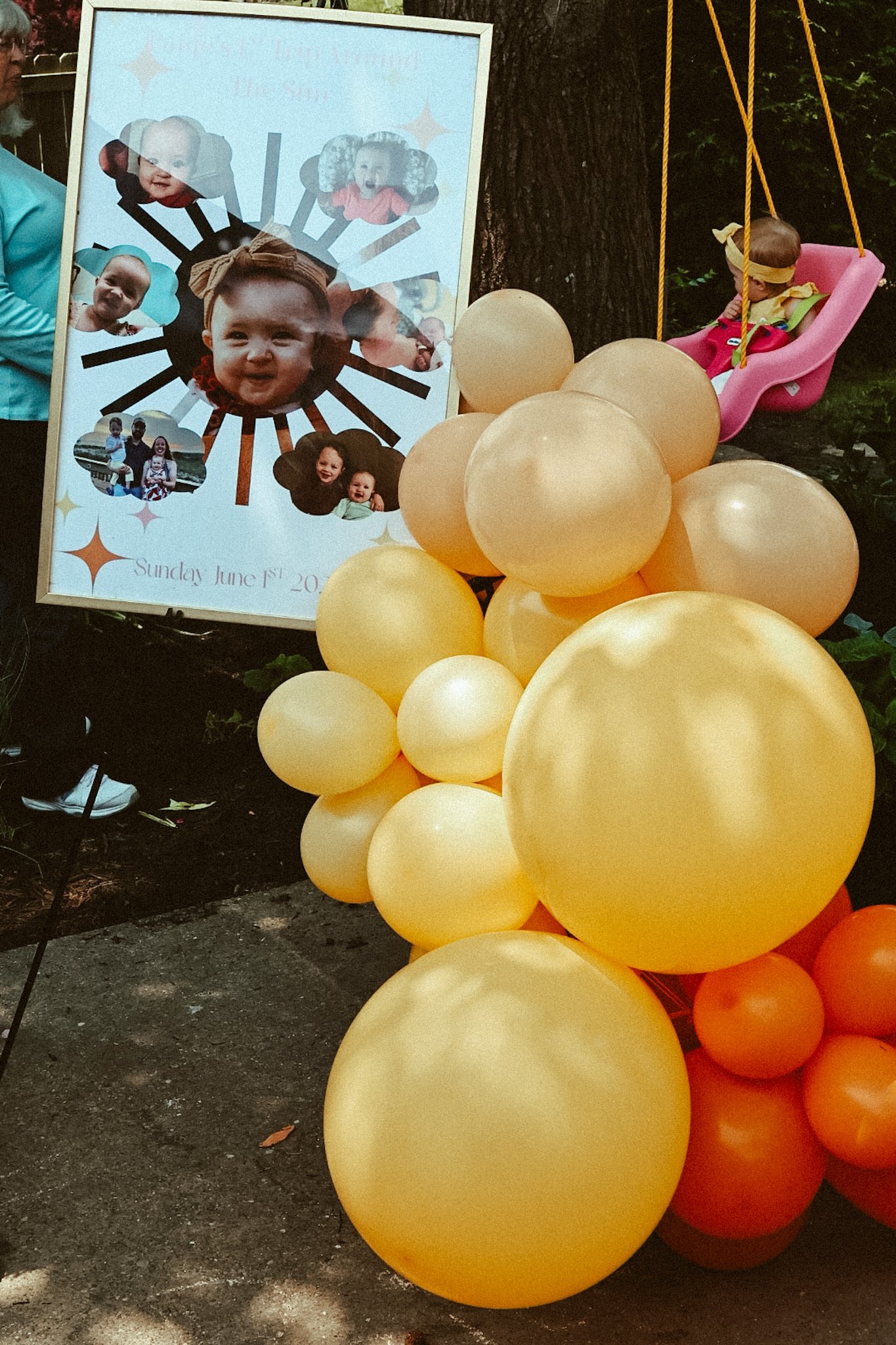 welcome sign with balloons and easel 