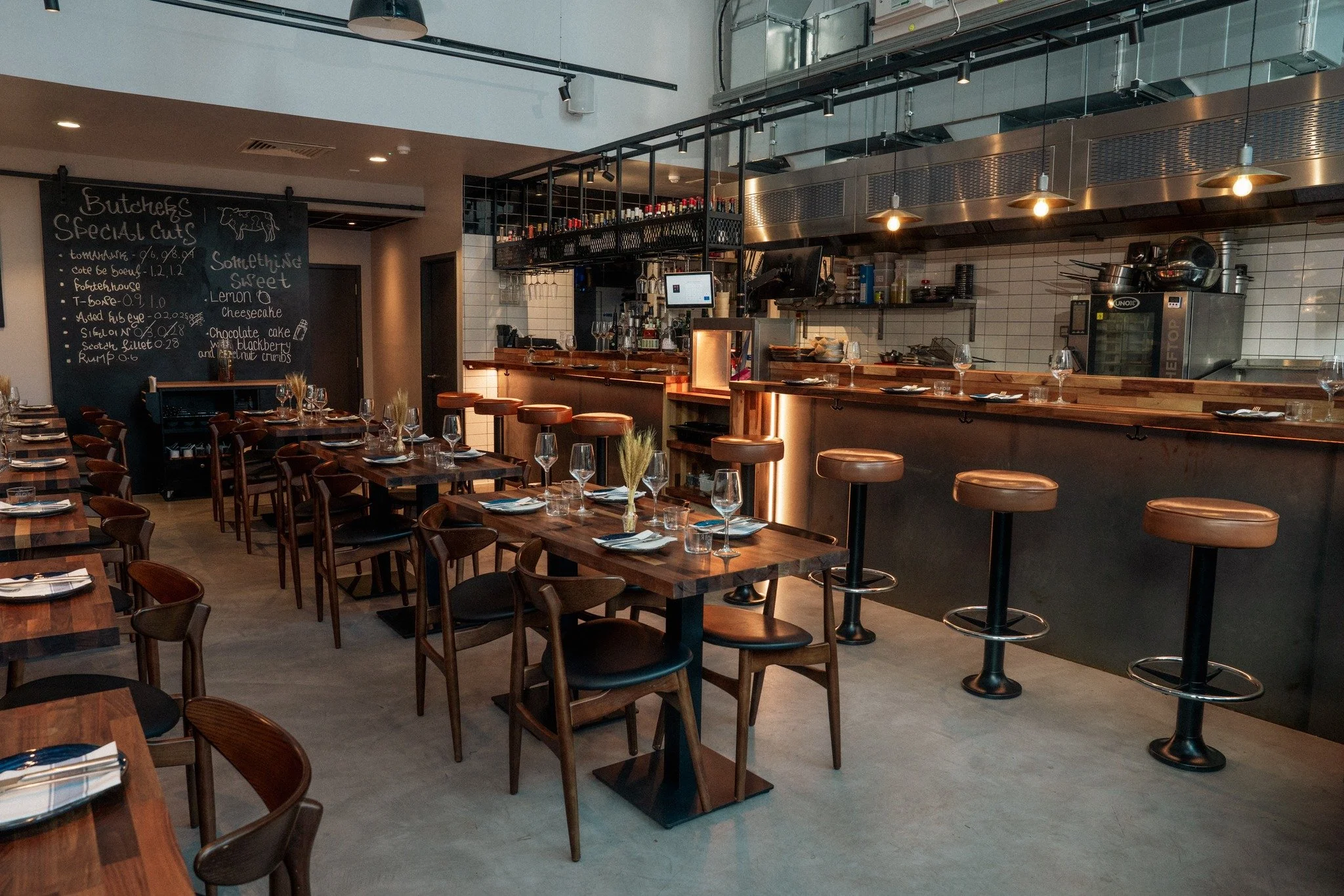 Happy New Year from everyone at Meat &amp; Social! Thank you for your support in 2025 and we can't wait to meet more of you in 2026! #eveningvibes #londonfoodie #wembleyfoodie #wembleypark #londonburger #londonbutcher