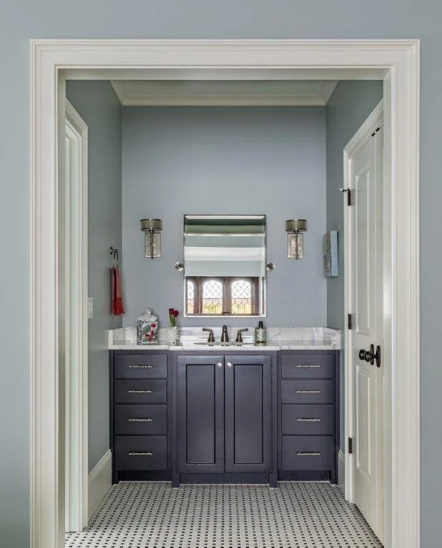 bedroom 2 vanity.jpg