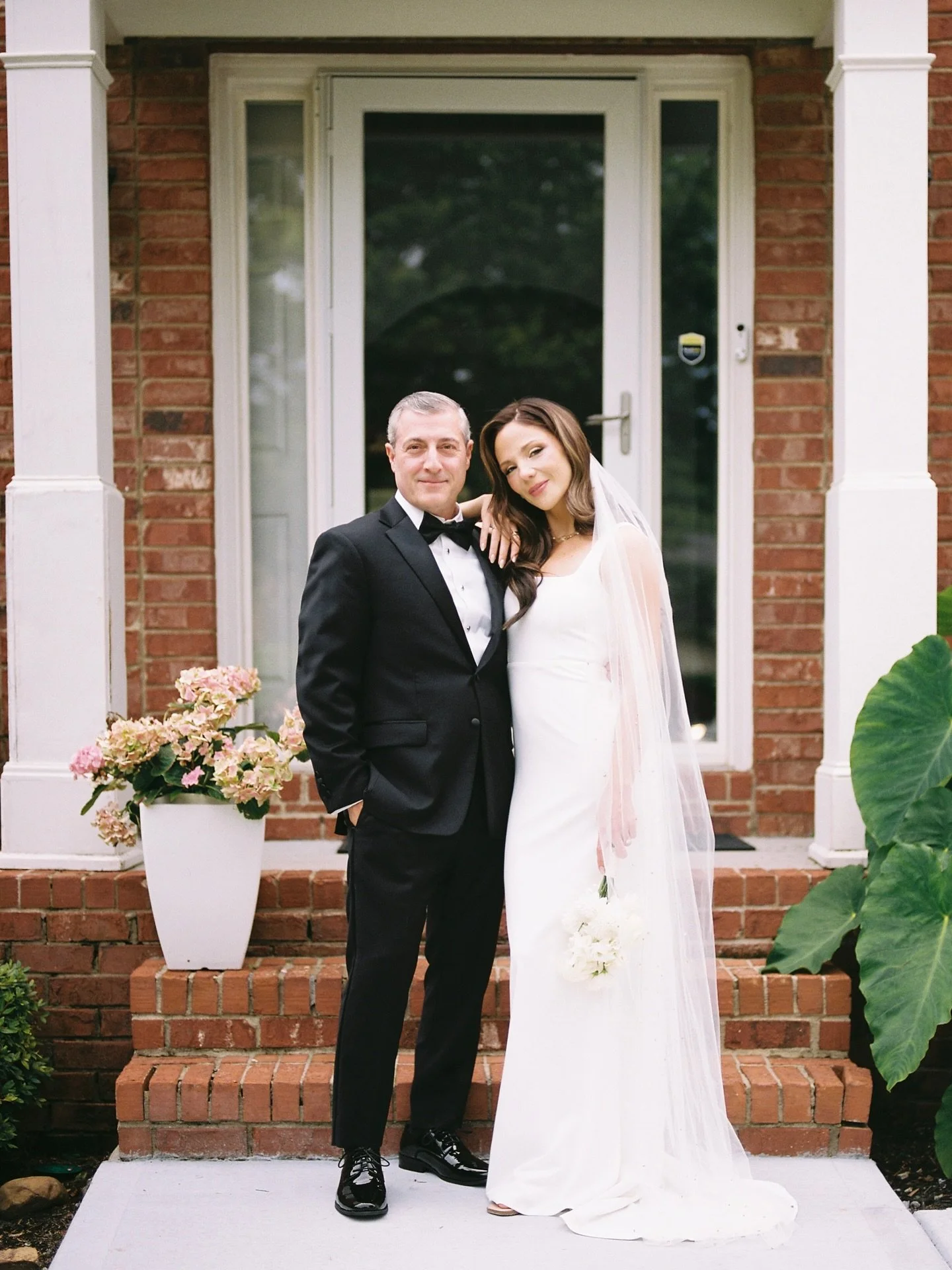 caught on film… the most magical wedding day of k & a’s dreams! 🎞️🤍
just got the full photo gallery back… I cannot wait to share it all with you!
# kg&co.
#weddingplanner #summerwedding #filmphotos