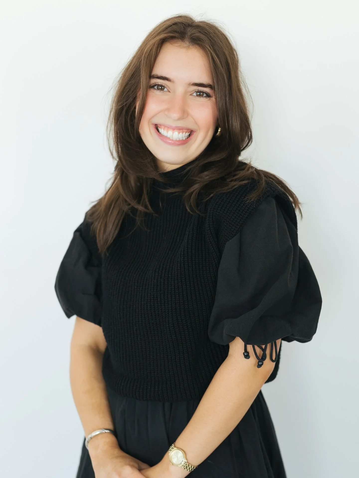 a little headshot refresh before the holidays!!🤍💌

wrapping up this year with gratitude and excited to step into a new season of planning with steady confidence and even sweeter celebrations ahead in the new year!

# kg&amp;co.
#weddingplanner #hea