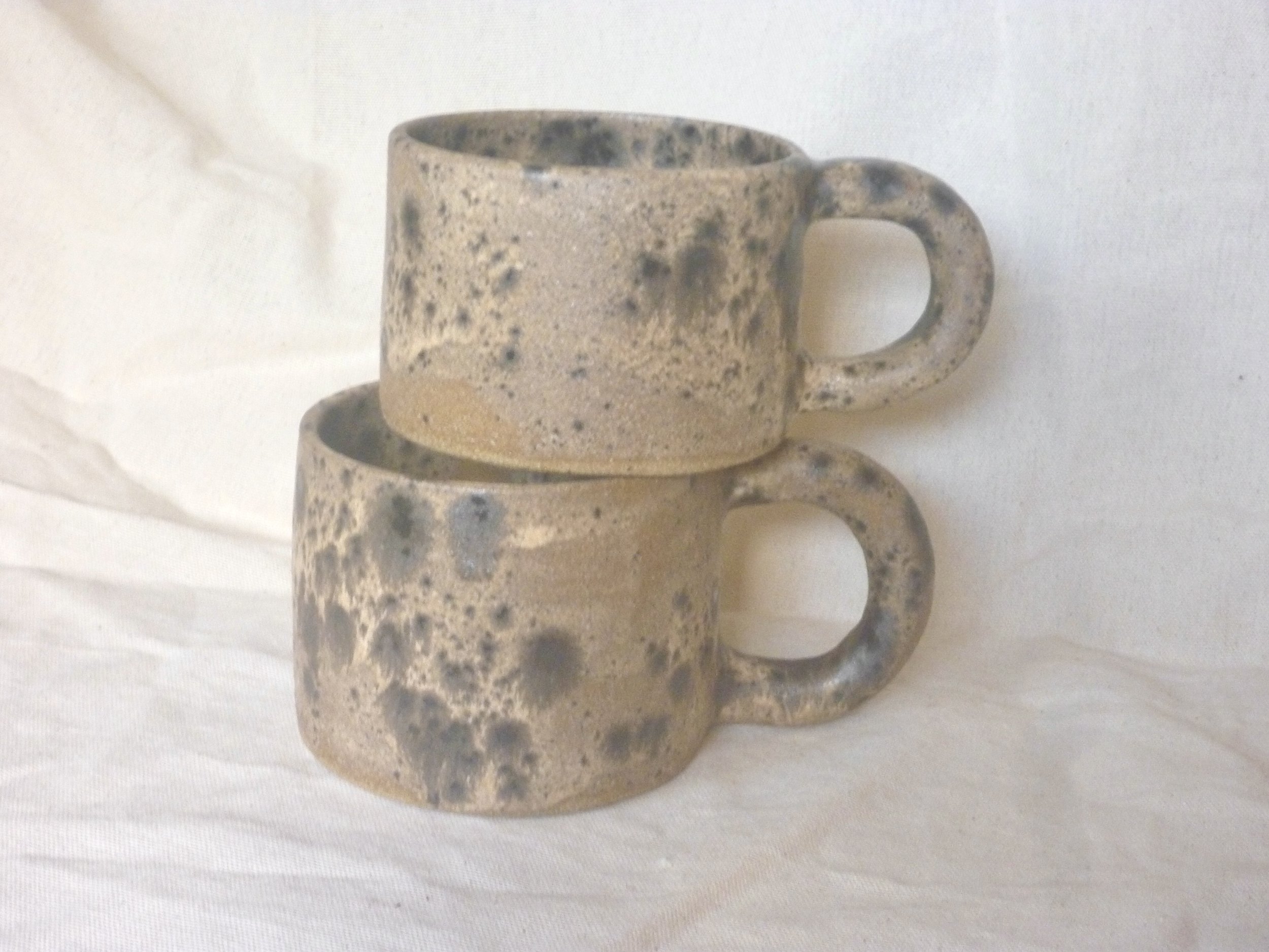 handle mug (dark sandstone)