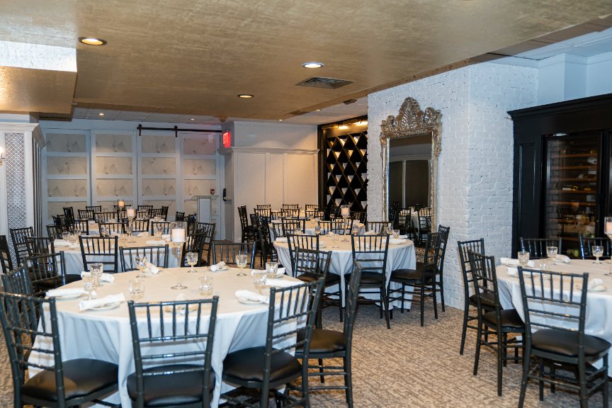 Broadway Room 1.jpg