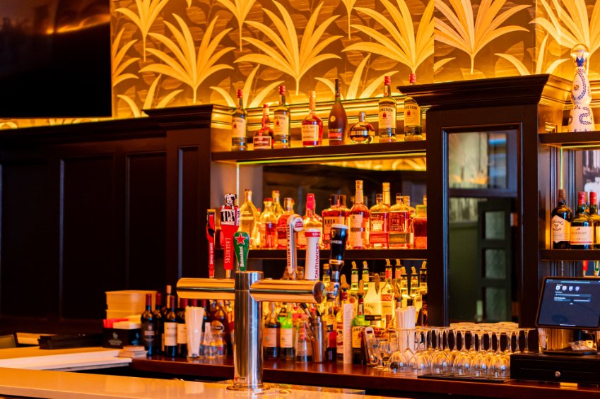 Taft Bar 2.jpg