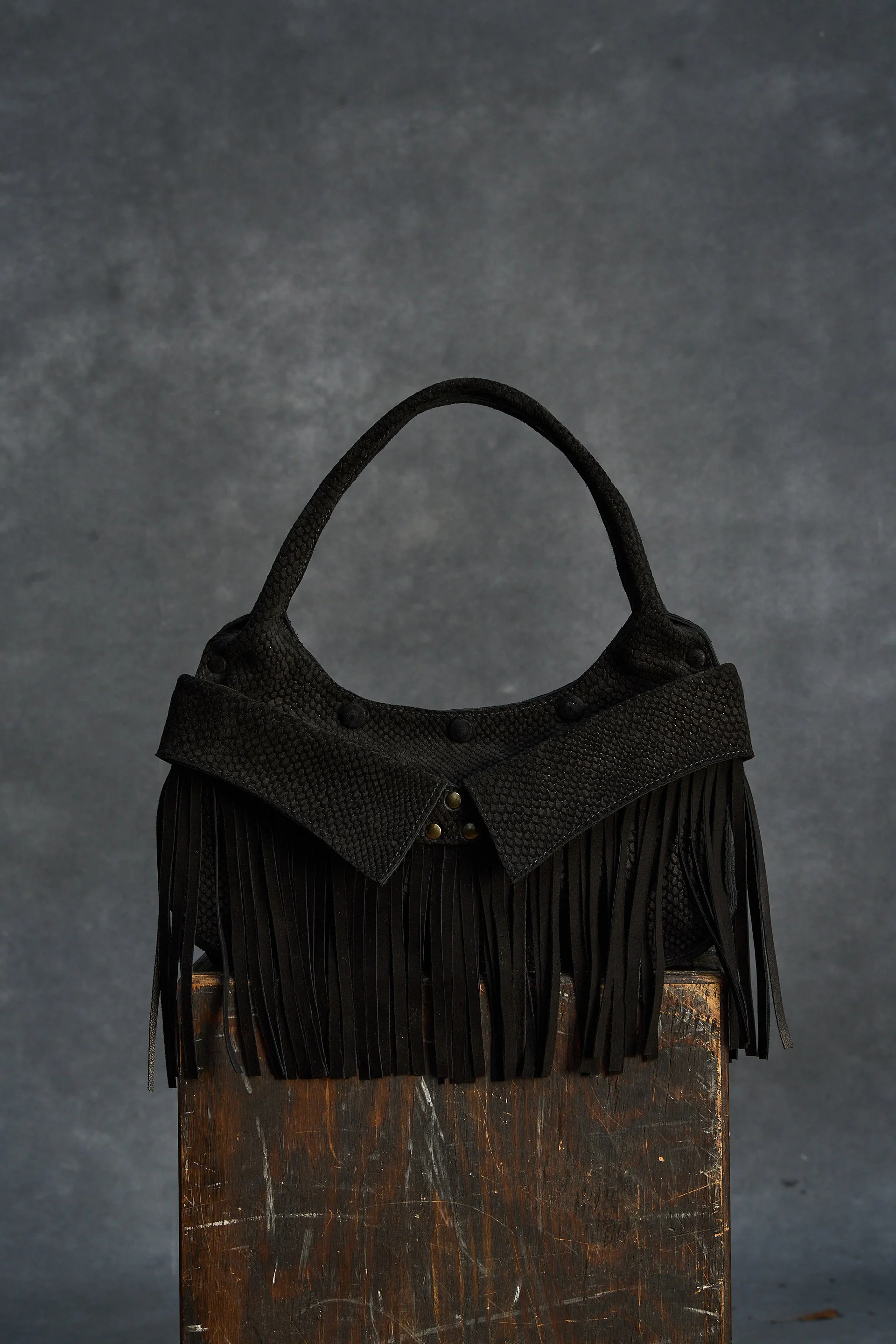 MaisonPrefontaine_SS2026_ESSENTIAL_maisontoki_Black_Crowe_Black_00004.jpg