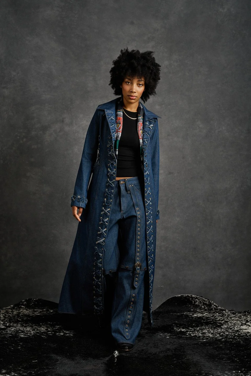 MaisonPrefontaine_SS2026_ESSENTIAL_maisontoki_TrenchCoatJean_00006.jpg