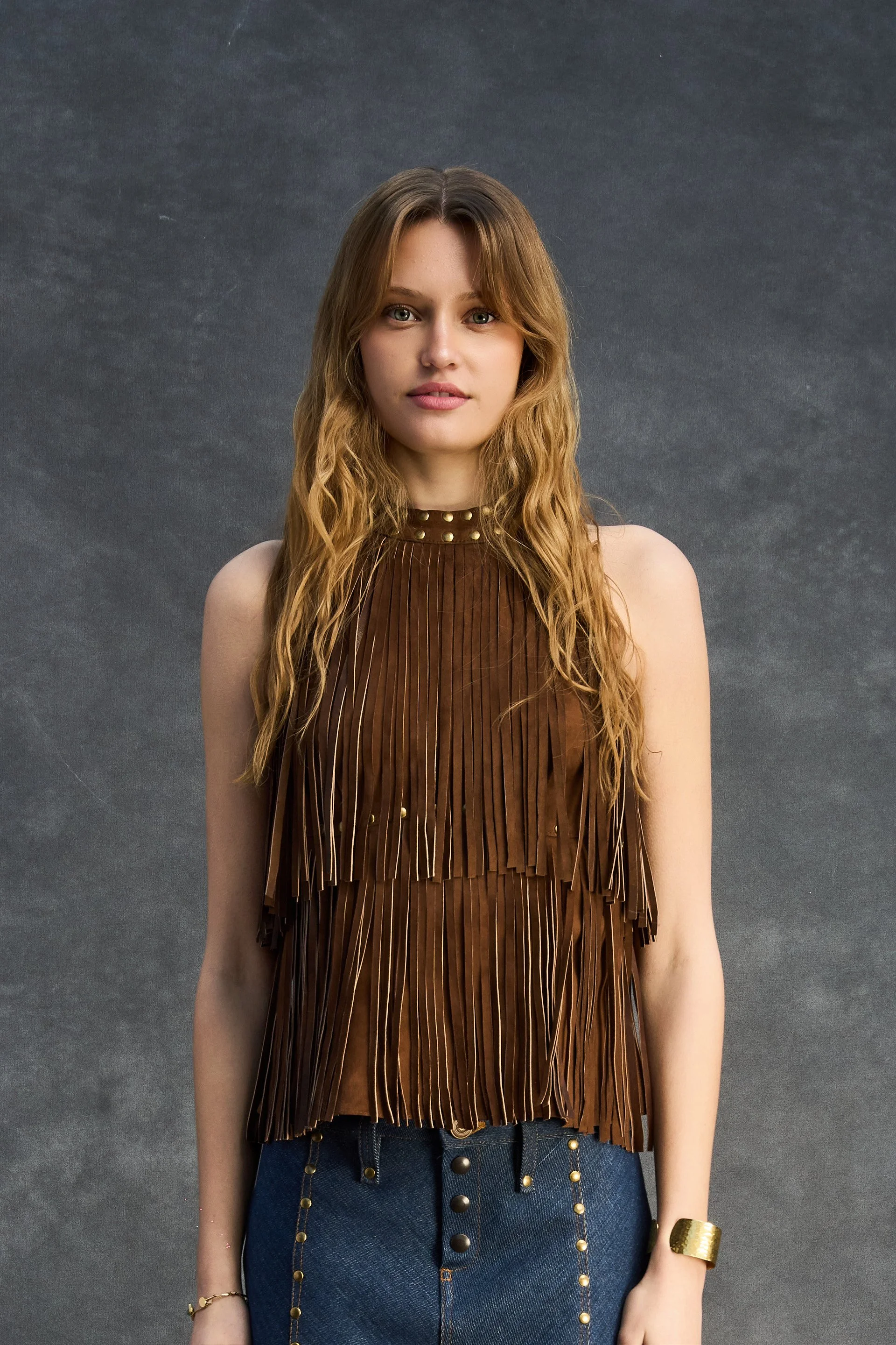 MaisonPrefontaine_SS2026_ESSENTIAL_maisontoki_Joni_Brown_Halter_Top_0000100001.jpg