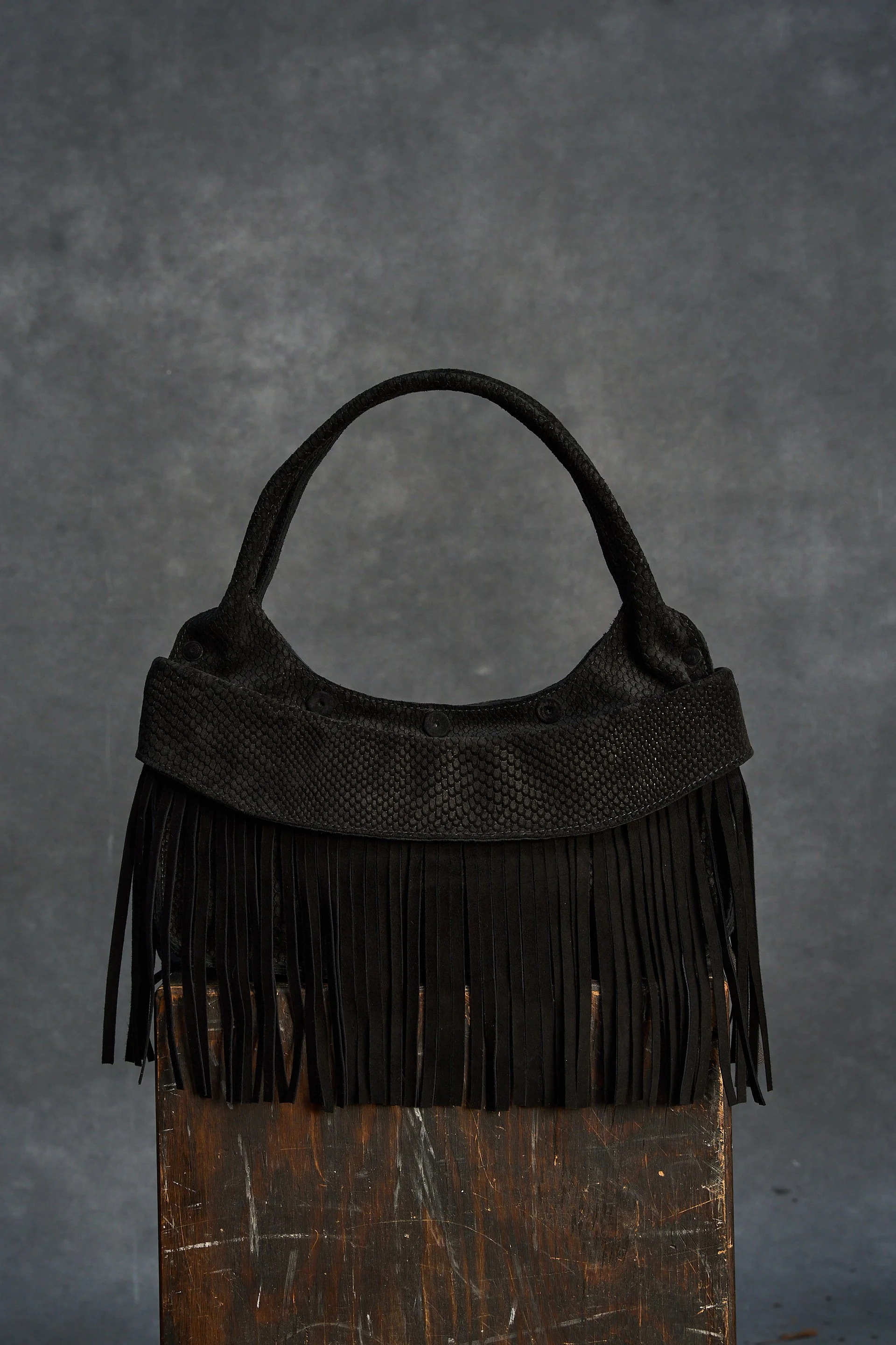 MaisonPrefontaine_SS2026_ESSENTIAL_maisontoki_Black_Crowe_Black_00003.jpg