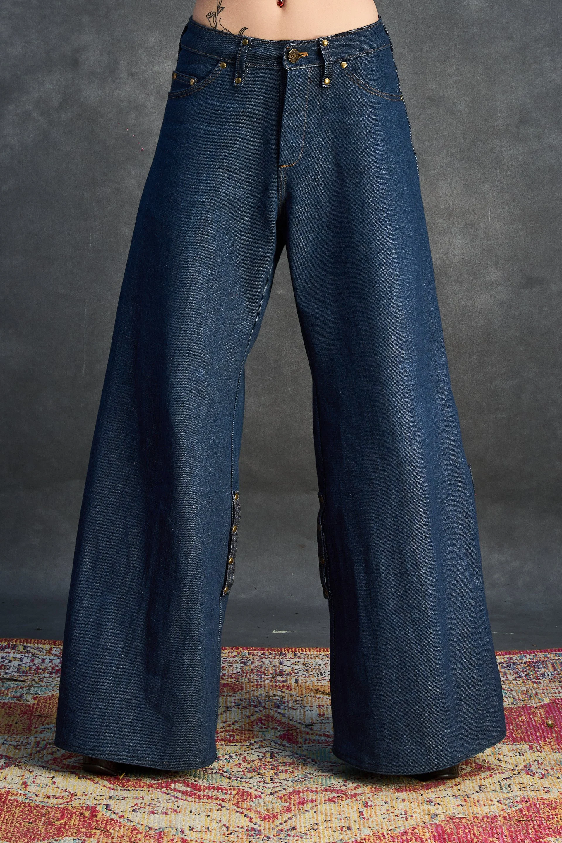 MaisonPrefontaine_SS2026_ESSENTIAL_maisontoki_Lawrence_Jeans_0000100002.jpg