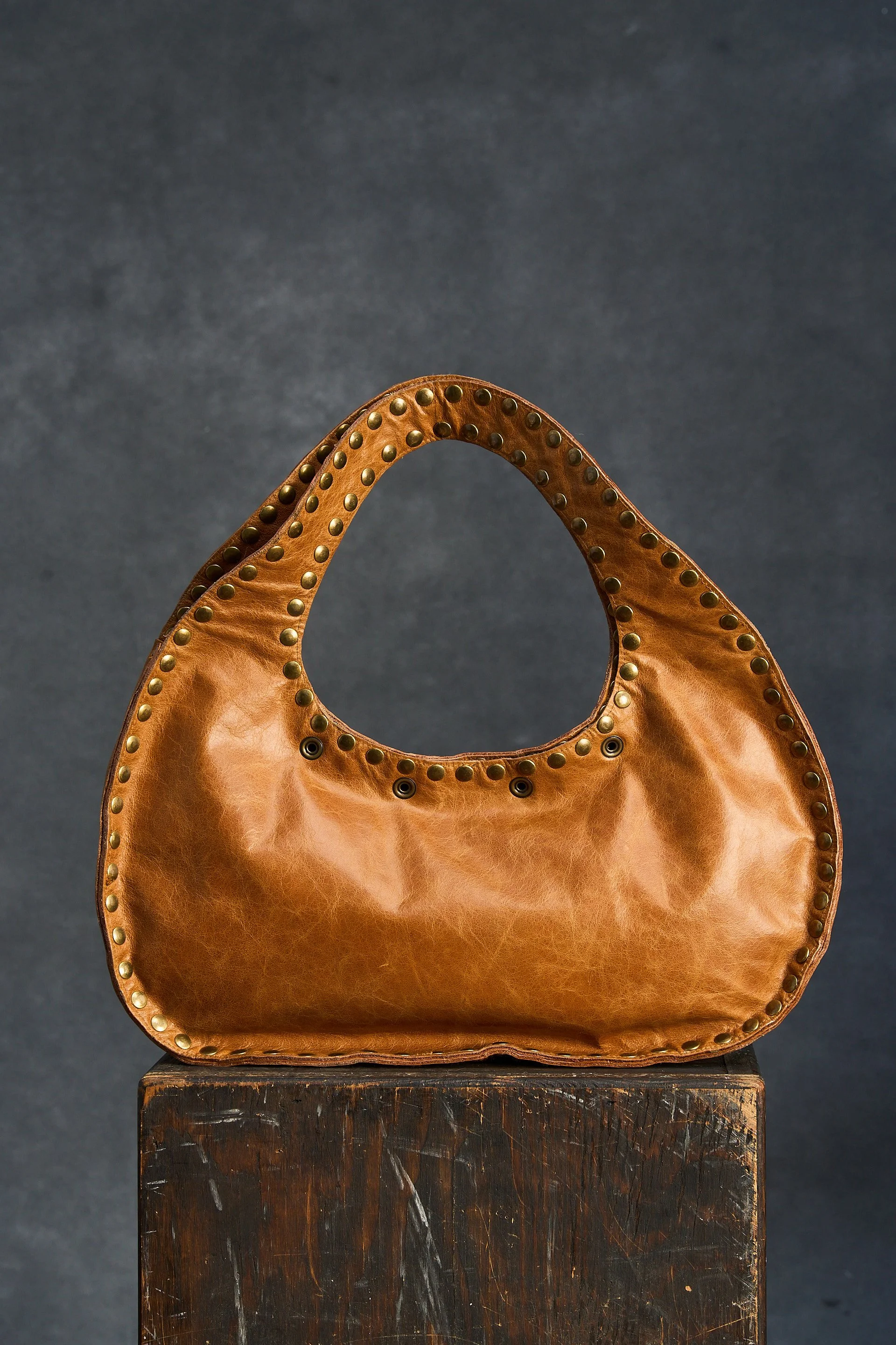 MaisonPrefontaine_SS2026_ESSENTIAL_maisontoki_Brandu_Bag_Cognac_00004.jpg