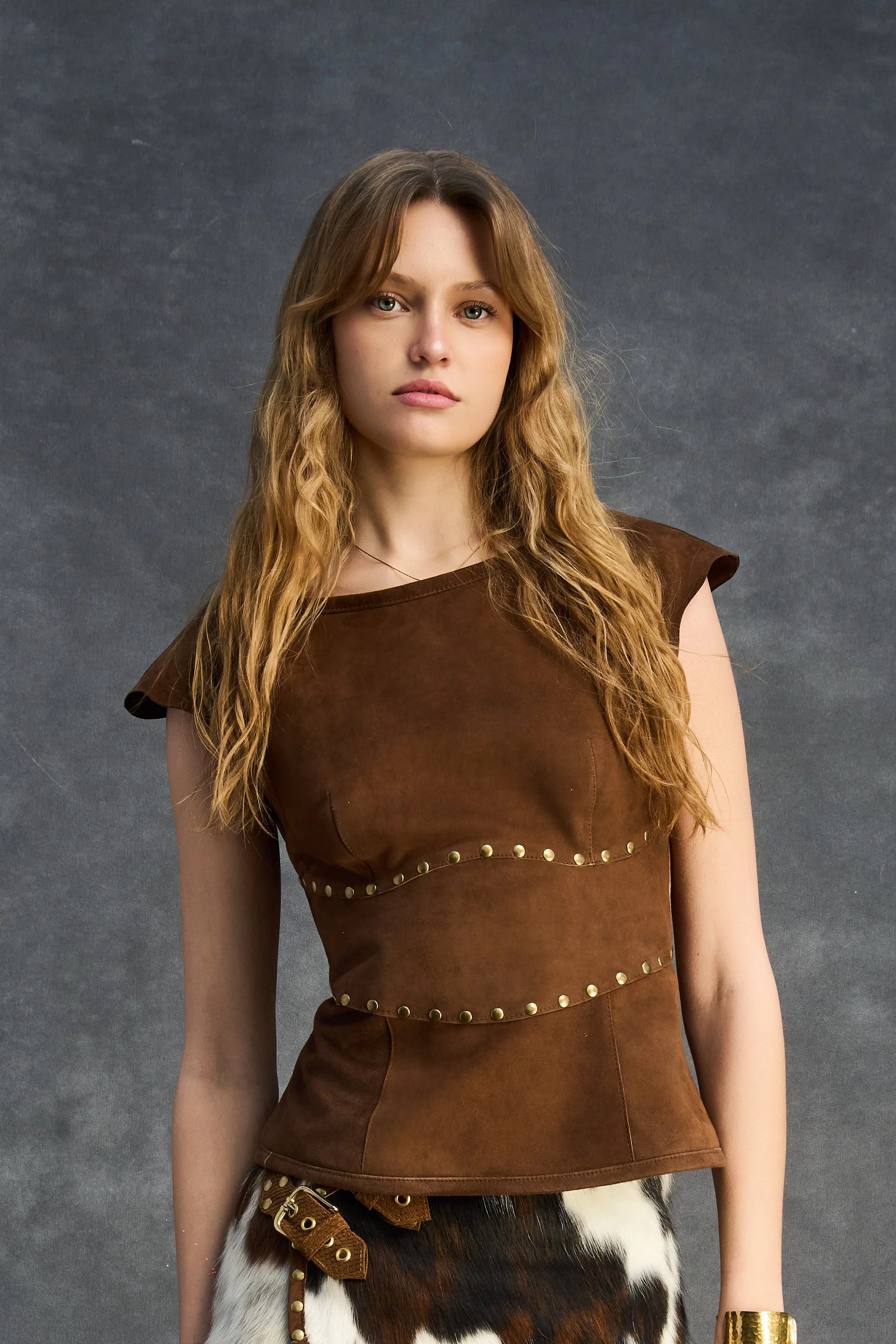 MaisonPrefontaine_SS2026_ESSENTIAL_maisontoki_SeaBrook_Brown_Top_00002.jpg