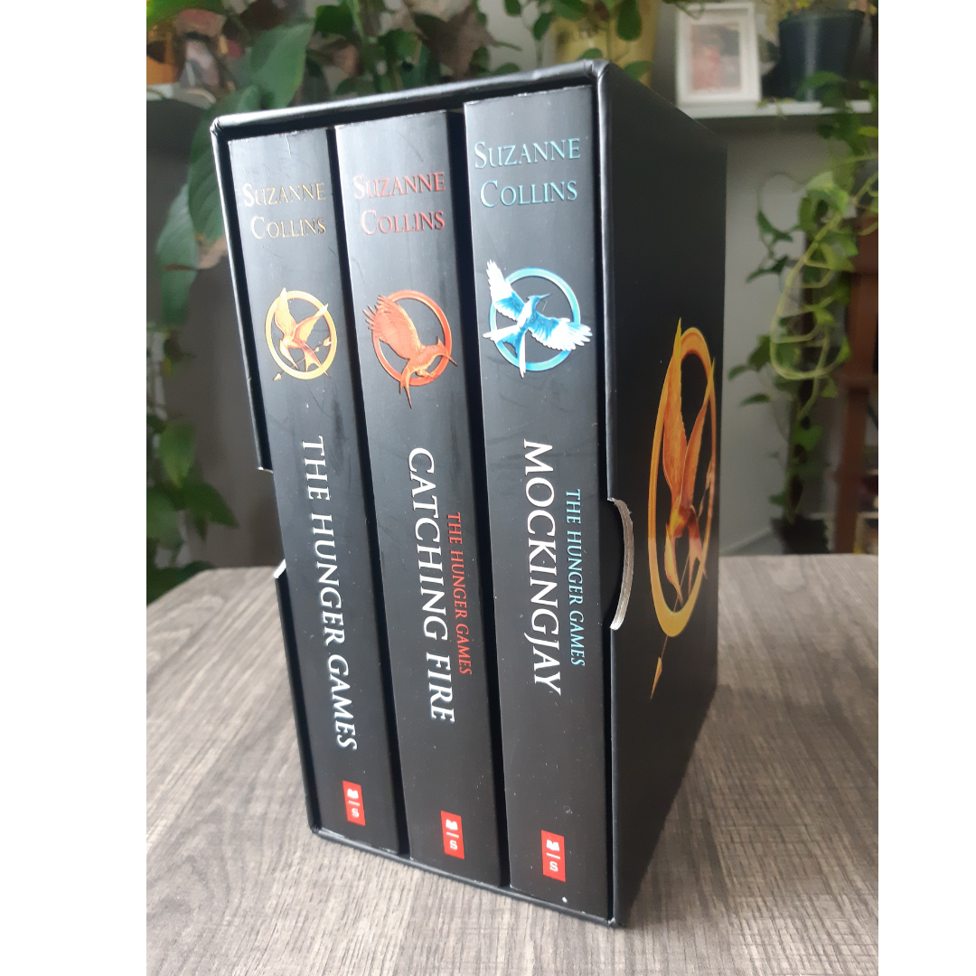 The Hunger Games Trilogy by Suzanne Collins - Boxed Set