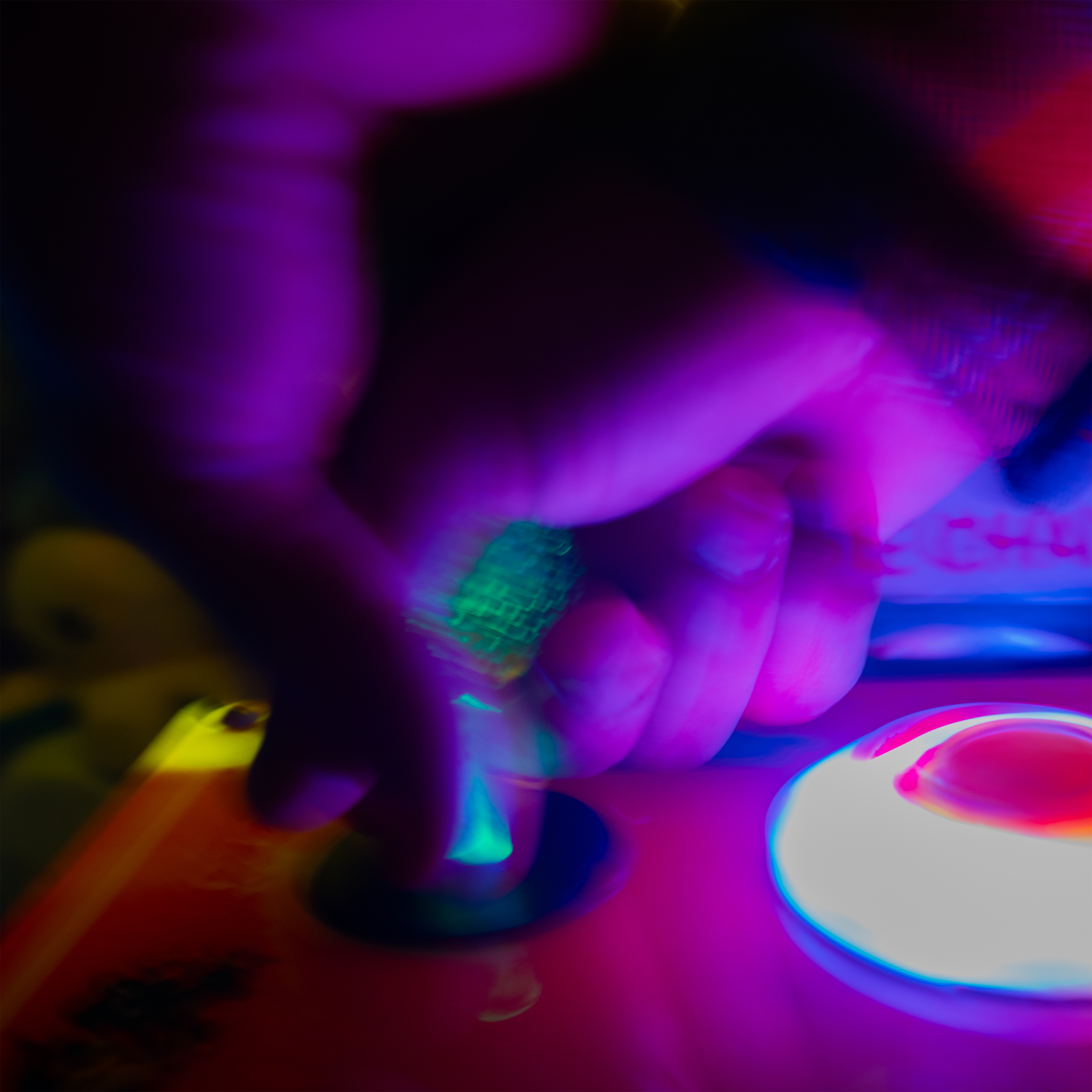 ‘wwwdot’ feat. Gretchen Wylder, Gwynne Wood, Ring of Keys - New Single Out now