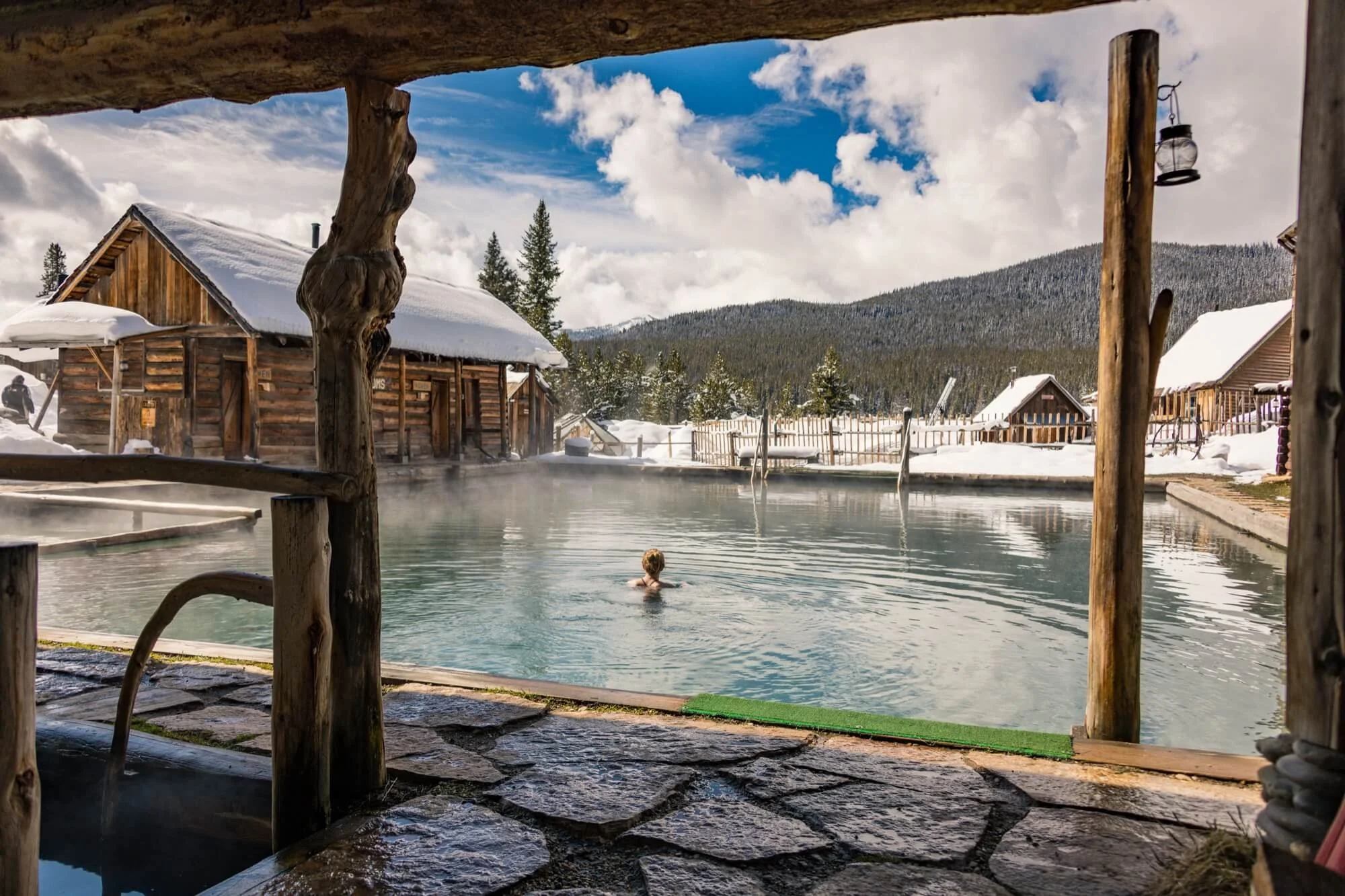 SPRING:
While skiing often lasts well into spring, this season is also ideal for, wildlife viewing, soaking in hot springs, and exploring the vibrant culinary and craft brewing scene in McCall. 