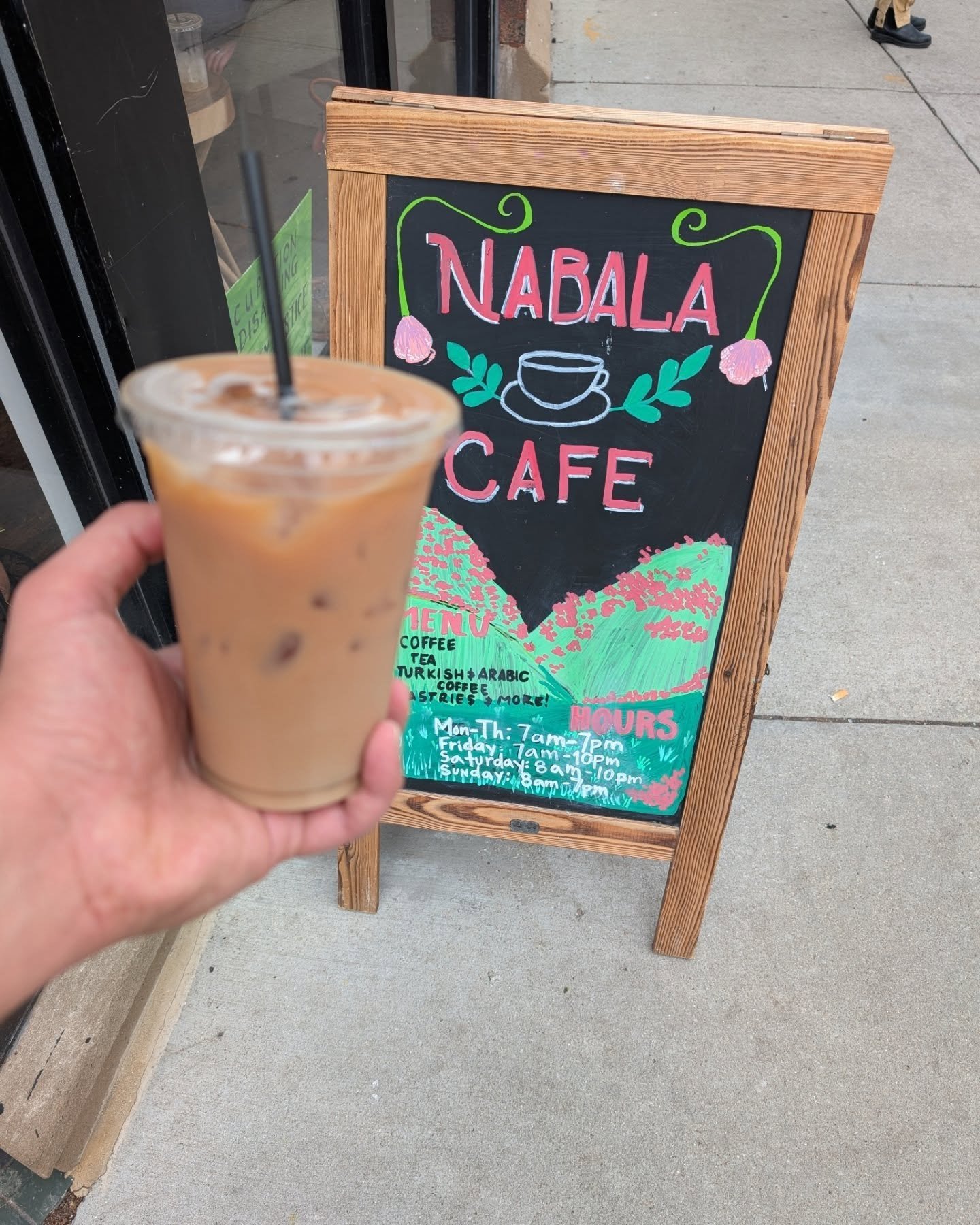 It's officially iced chai season π come grab Uptown's best afternoon pick me up whenever you need it
