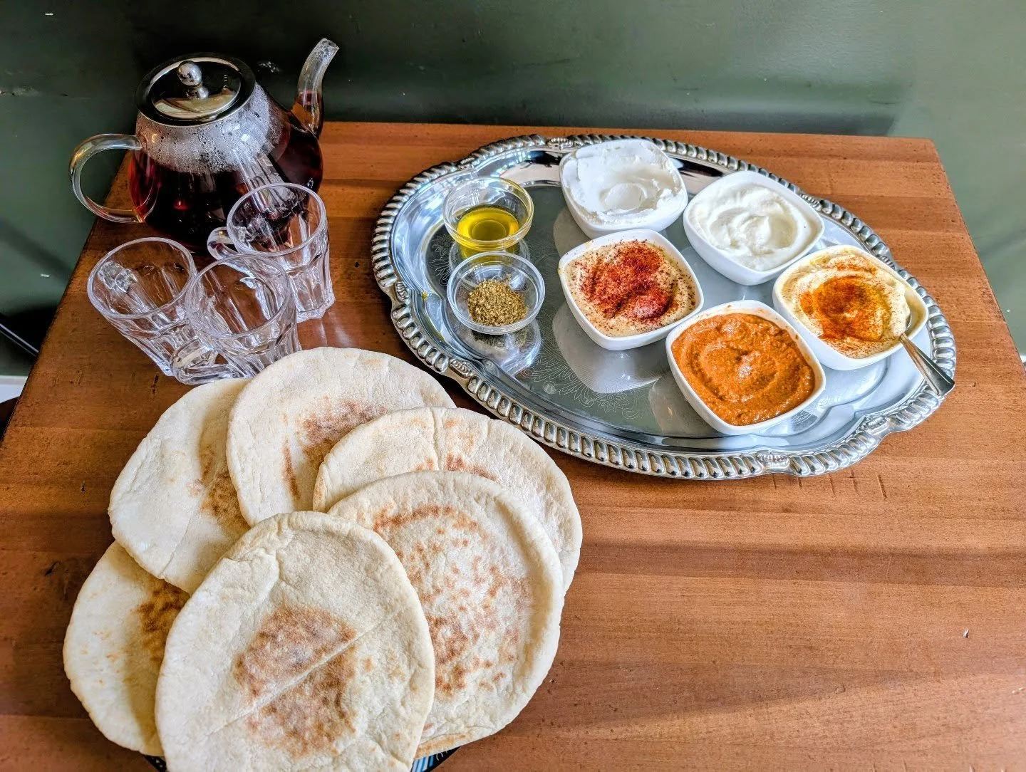Get your friends together and come try our Falasteeni brunch this weekend 😋

Hummus
Labneh
Baba Ghanoush
Muhammara
Muthawama 
And a pot of tea

A perfect way to get the day started