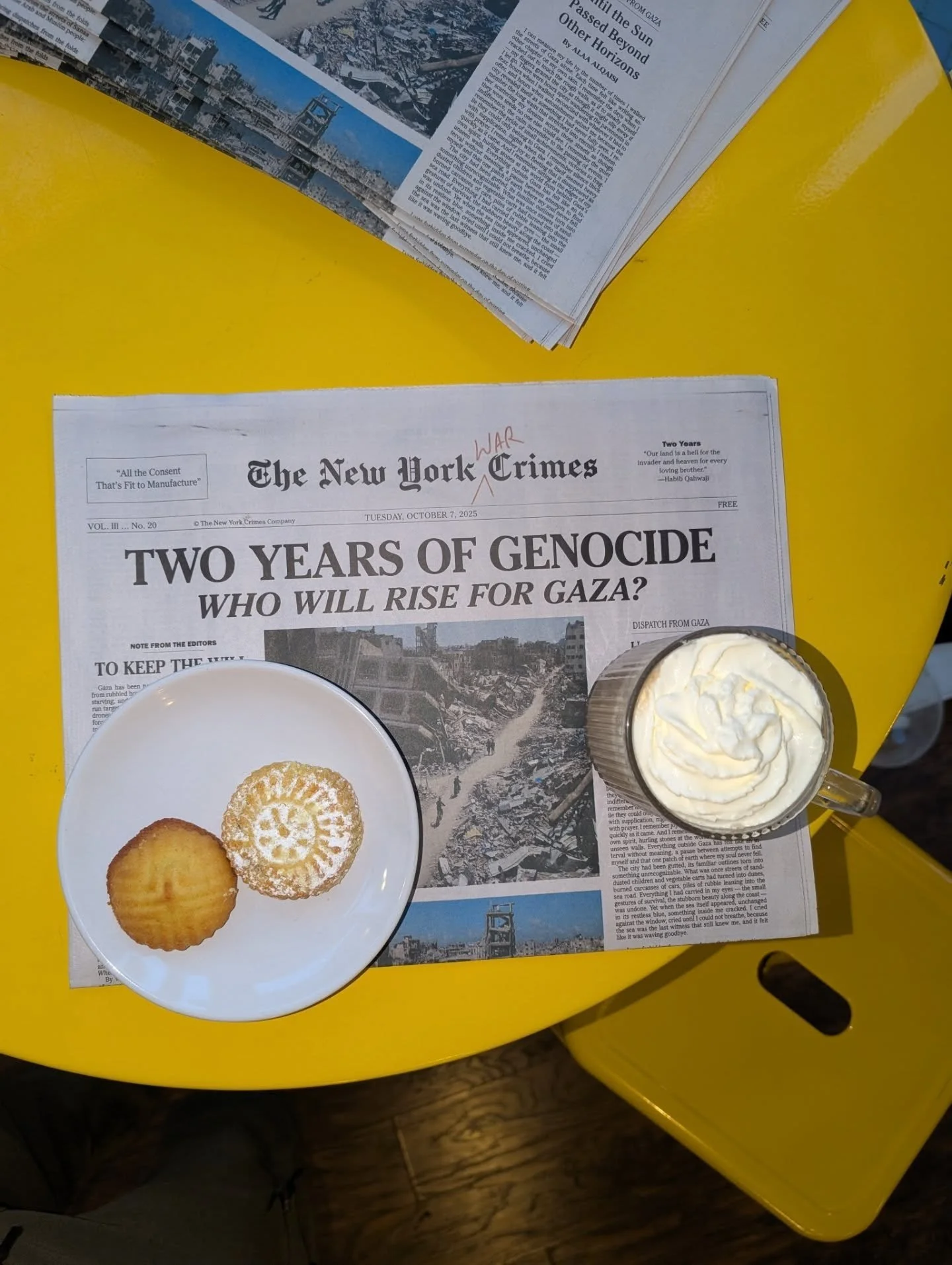 Honey Tahini Latte--perfectly sweet and salty, a crowd favorite on our fall menu.

Come enjoy one and pick up some urgent reading from the good people from @wawog_now