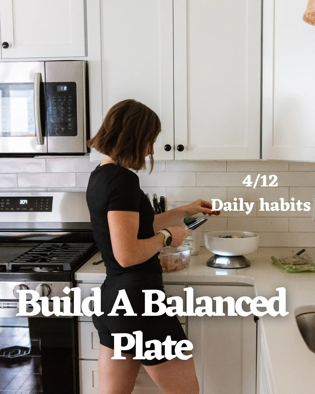 Nutrition doesn&rsquo;t have to be so complicated. Think of this as your default plate. Lead with protein, fill up on veggies, add in your carbs and fats. Easy peasy. 

#dailyhabit #12habitsofchristmas #routine #nutritioncoach #personaltrainer #susta