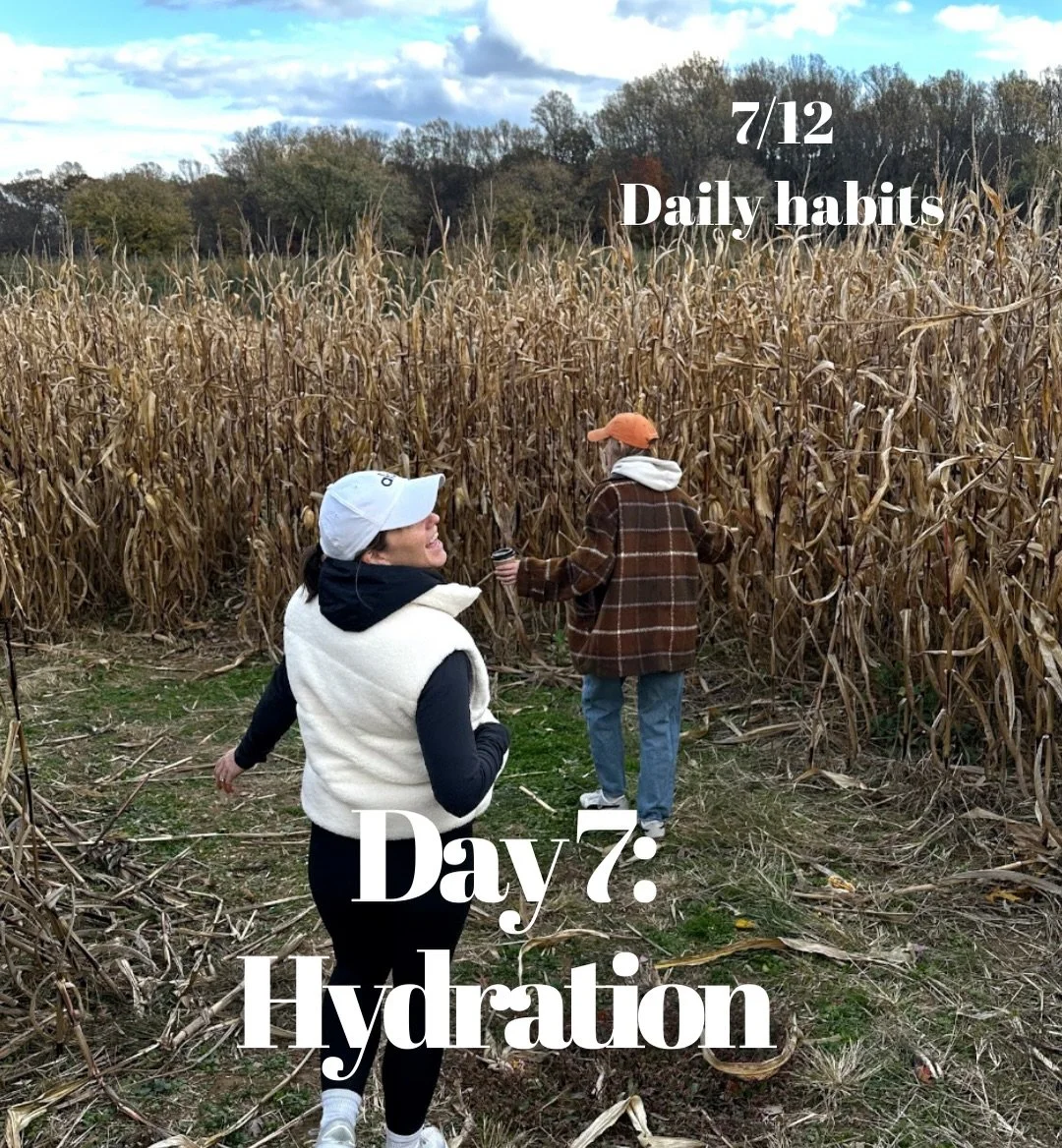 Your mouth is as dry as this corn maze. Go drink a glass of water. 💦 

Hi @megburn_ 🌽 

#dailyhabit #12habitsofchristmas #habits #routine #personaltrainer