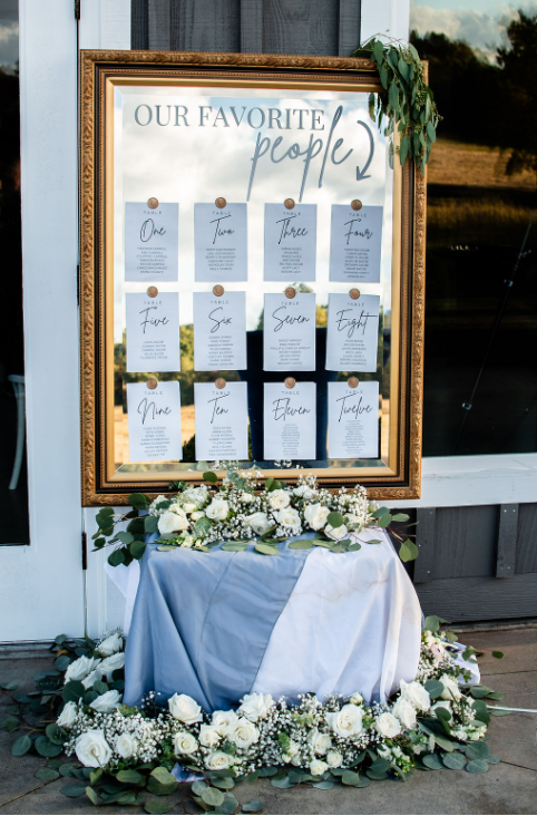 Straw Wedding Decor.png