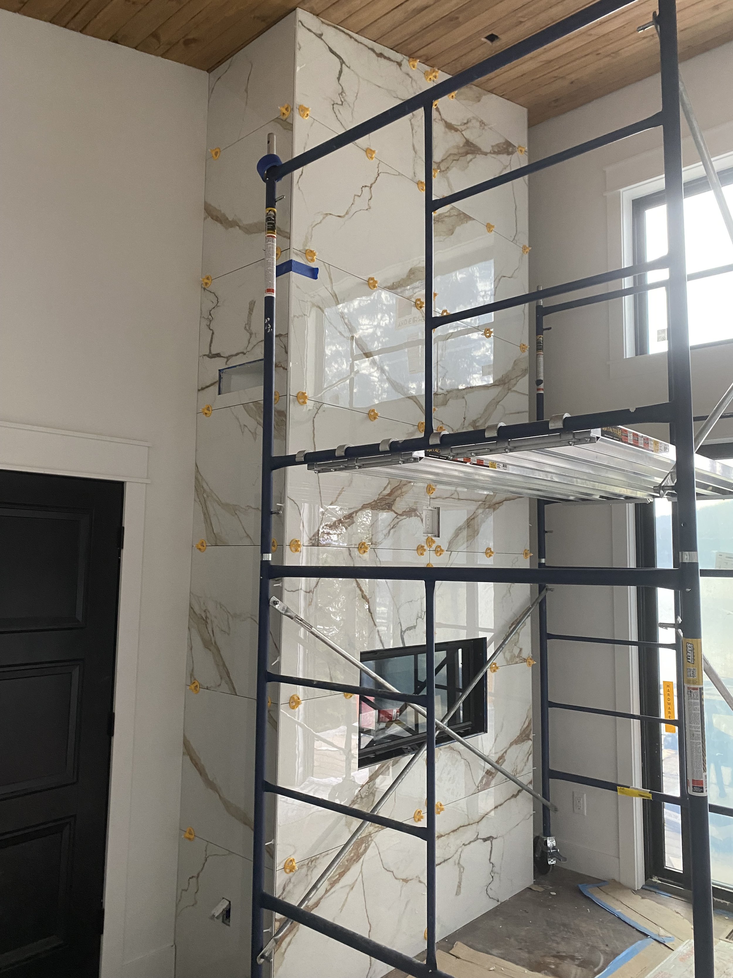 Marble tile fireplace design