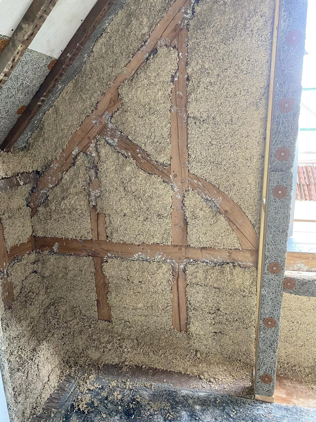 Hempcrete insulation