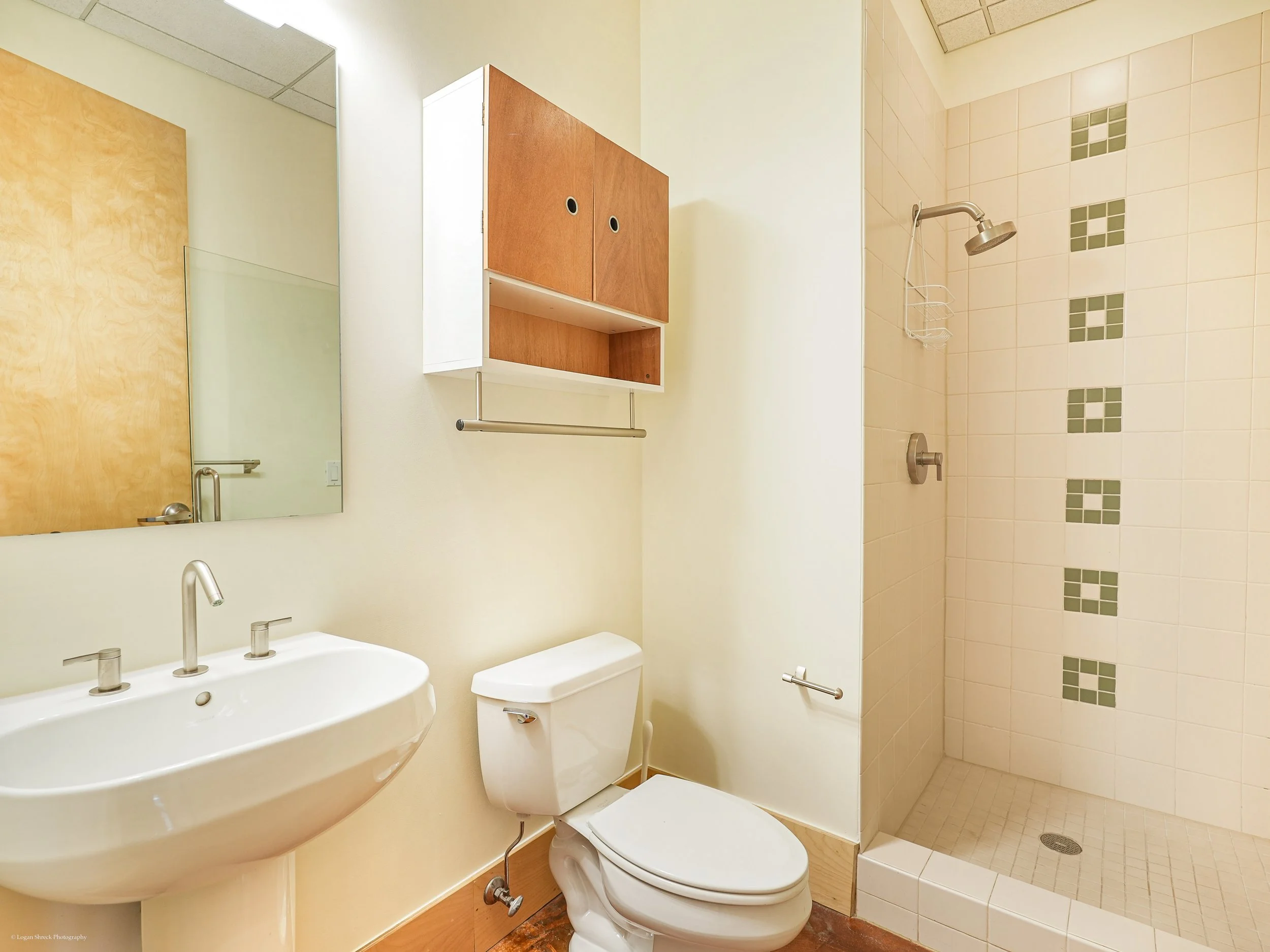Guest Bath.1.jpg