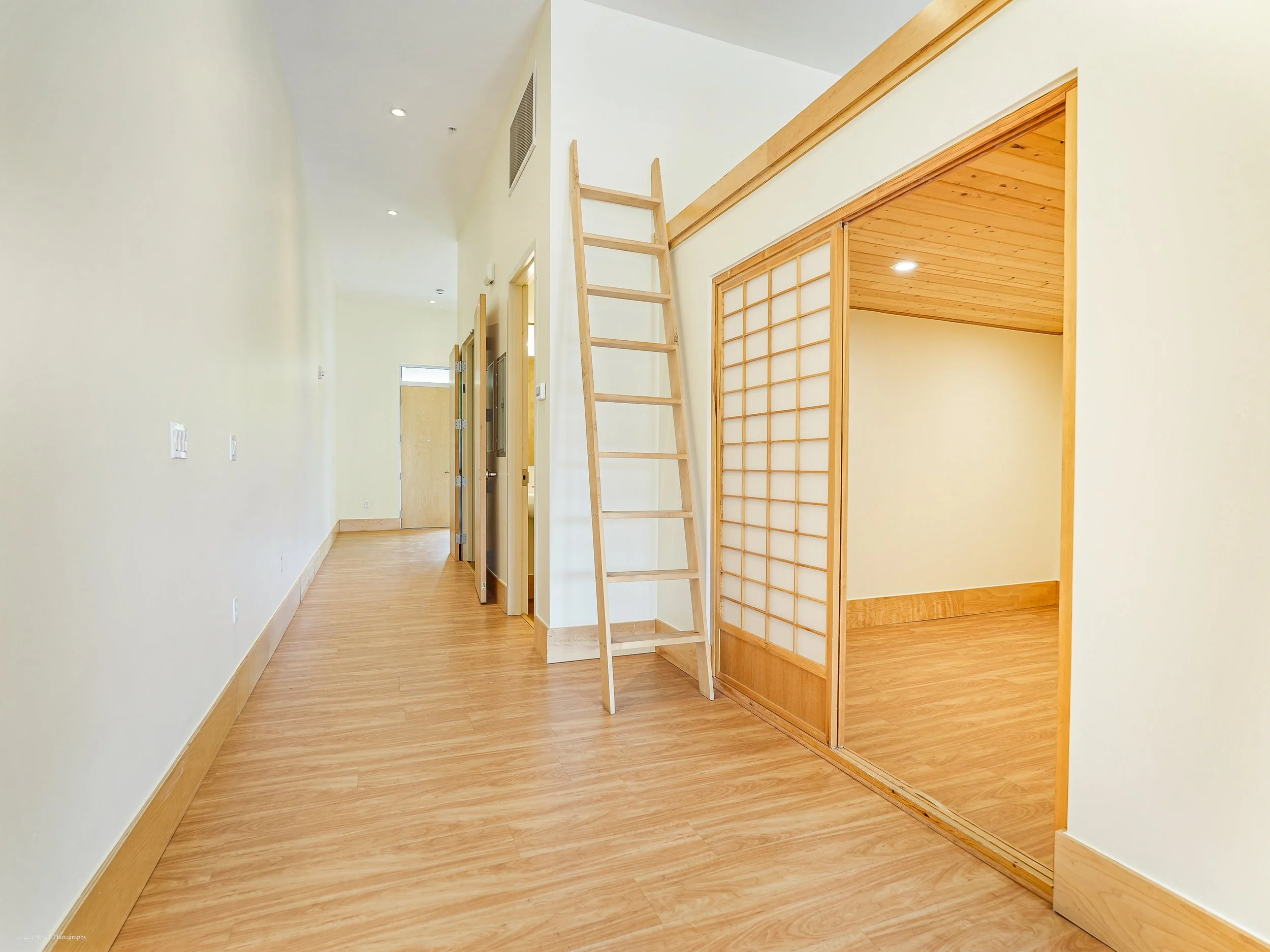 Hallway Guest Room.jpg