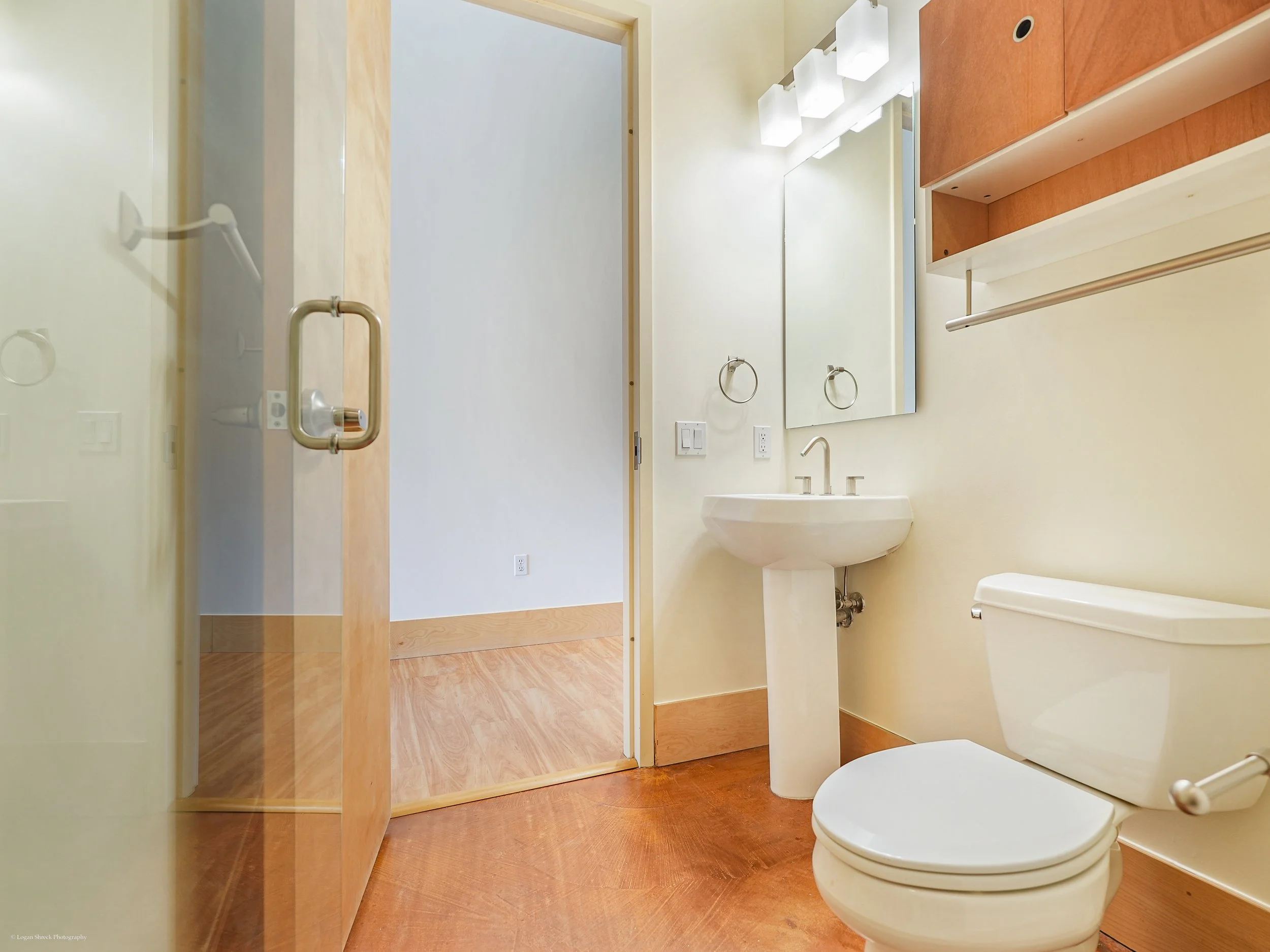 Giest Bath.2.jpg