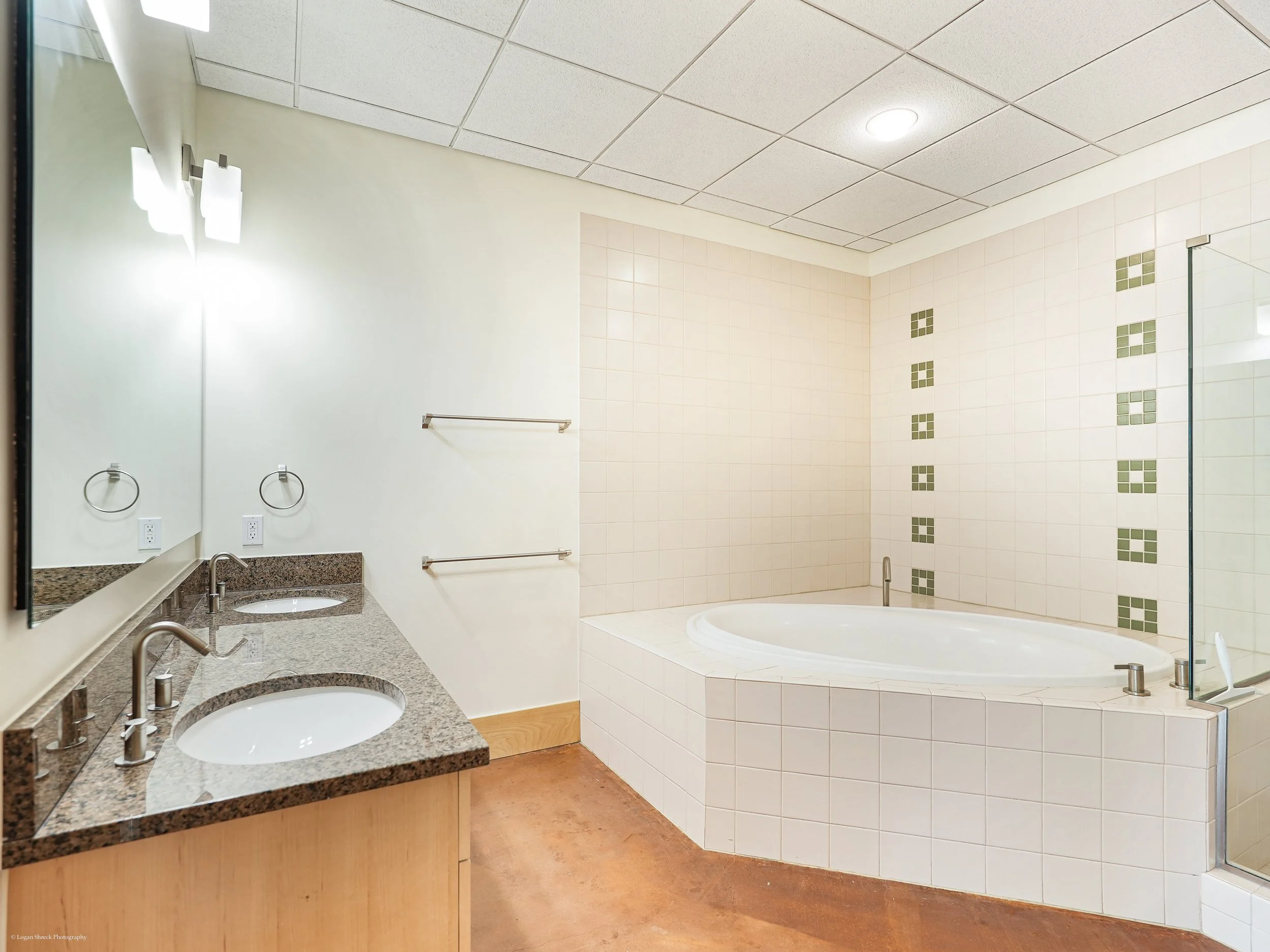 Master Bath.3.jpg