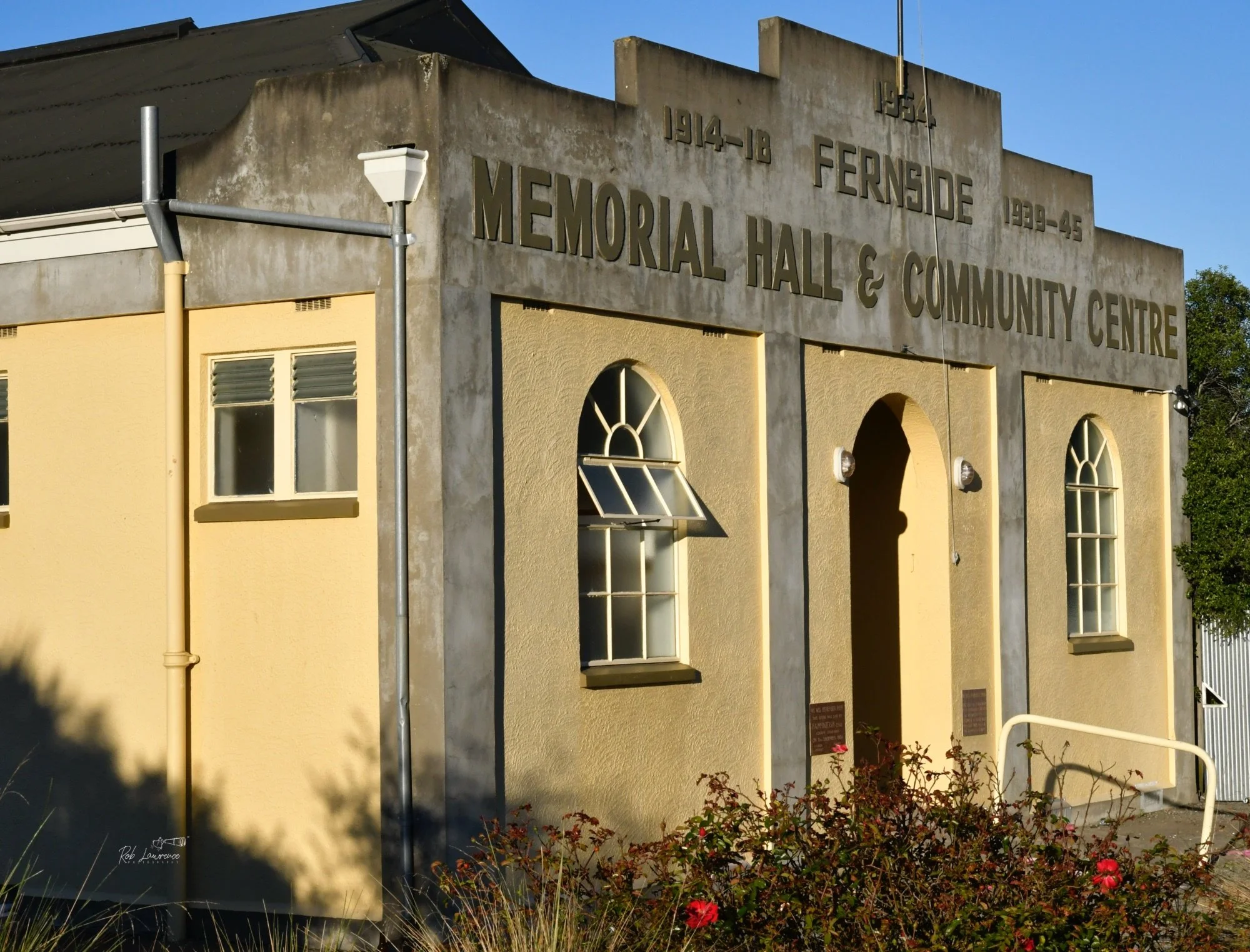 Fernside Memorial Hall
Opened in 1955, the Fernside Memorial Hall serves as the district's community hall and war memorial. Honour boards inside commemorate local men and women who served during the First and Second World Wars (1914–1918 and 1939–194
