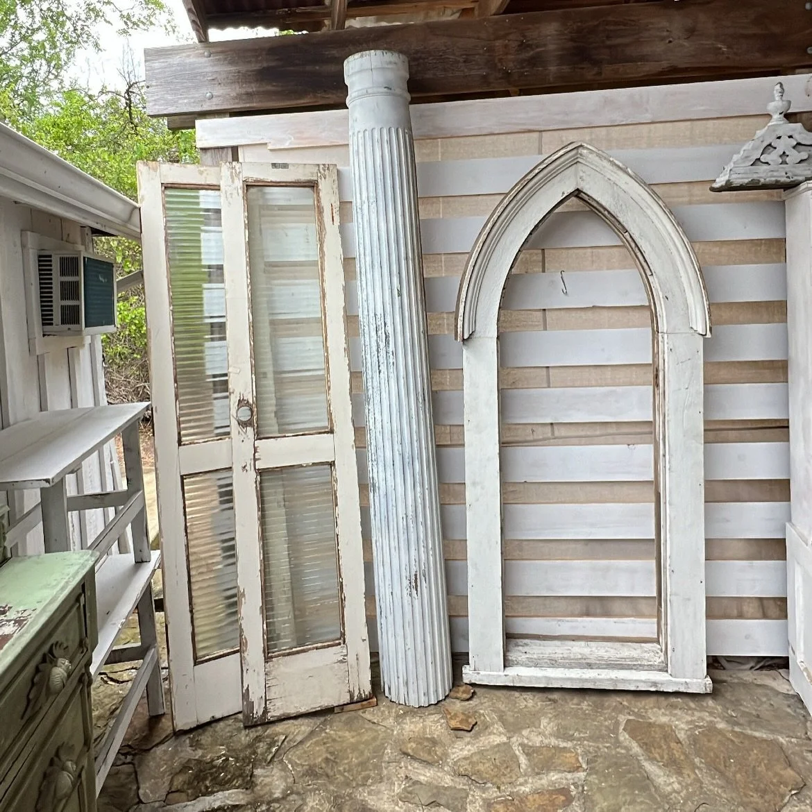 &ldquo;Small towns don&rsquo;t need rescuing.., they need presence&rdquo; heard this recently and can I get an amen 🙌🏻.. .&hellip;.They need hands willing to stay.
Hearts willing to believe&hellip; 
These fields out here Texas way .. they give me t