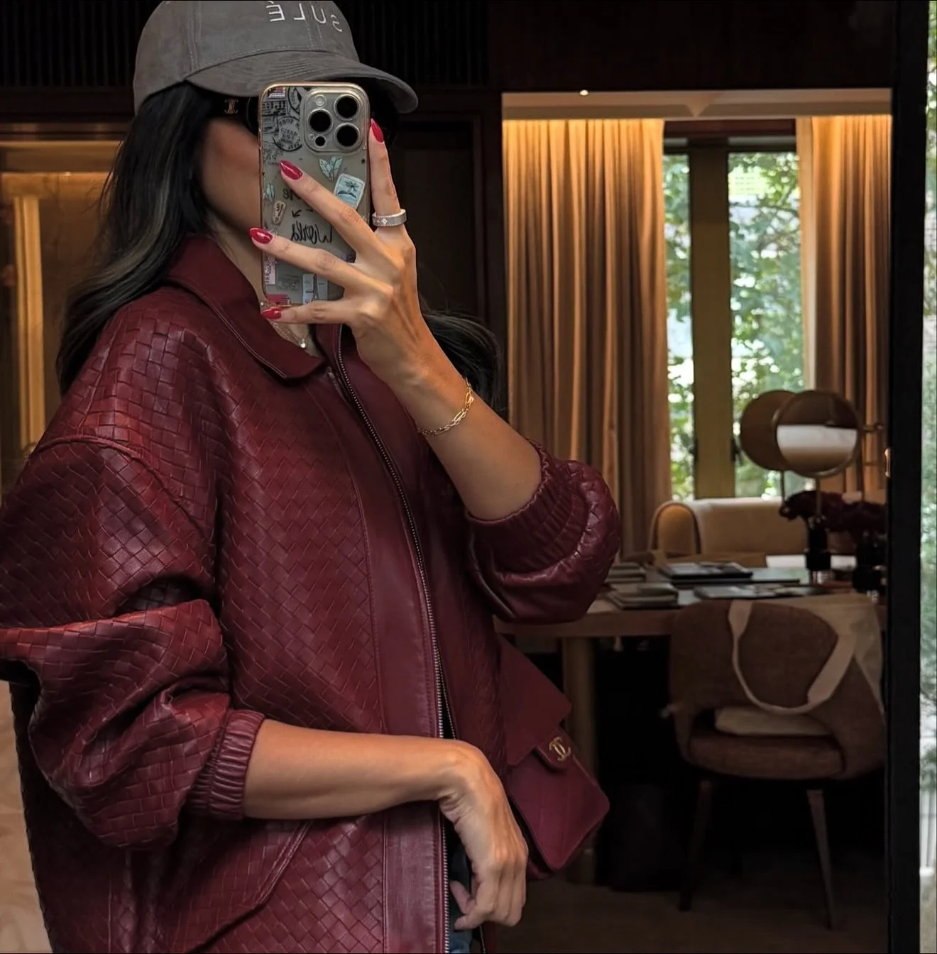 Rouge is back for a new season 🏹 A mix of our fave pieces, from the new Chanel collection to last year&rsquo;s classics 

✉️ Chat to shop with us! 
🛒Prime Catalogue | https://primeconciergellc.netlify.app
Credit | @pinocorinnee @alanoud.alsuwailem 